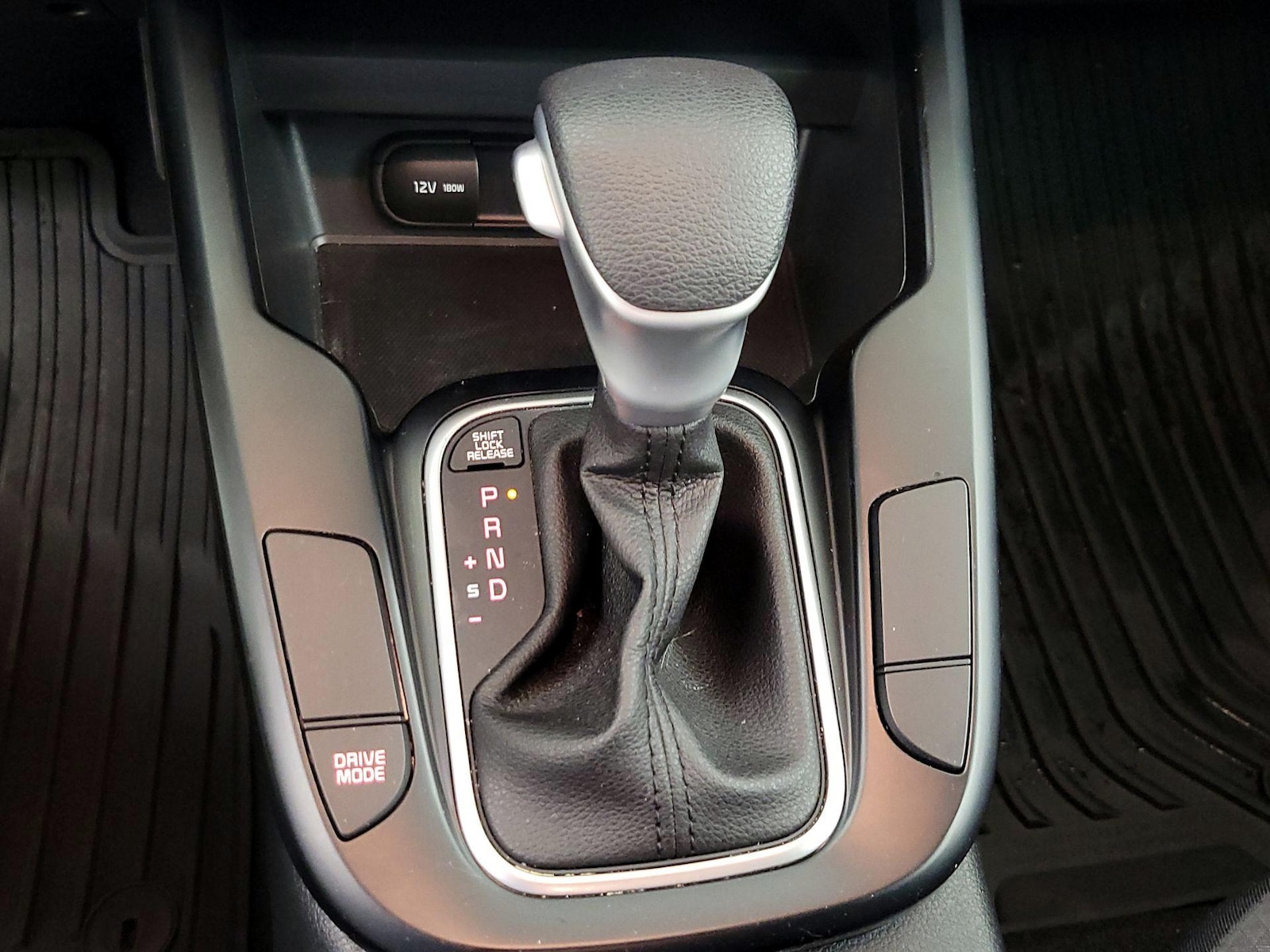 2022 Kia Soul LX - Photo 18