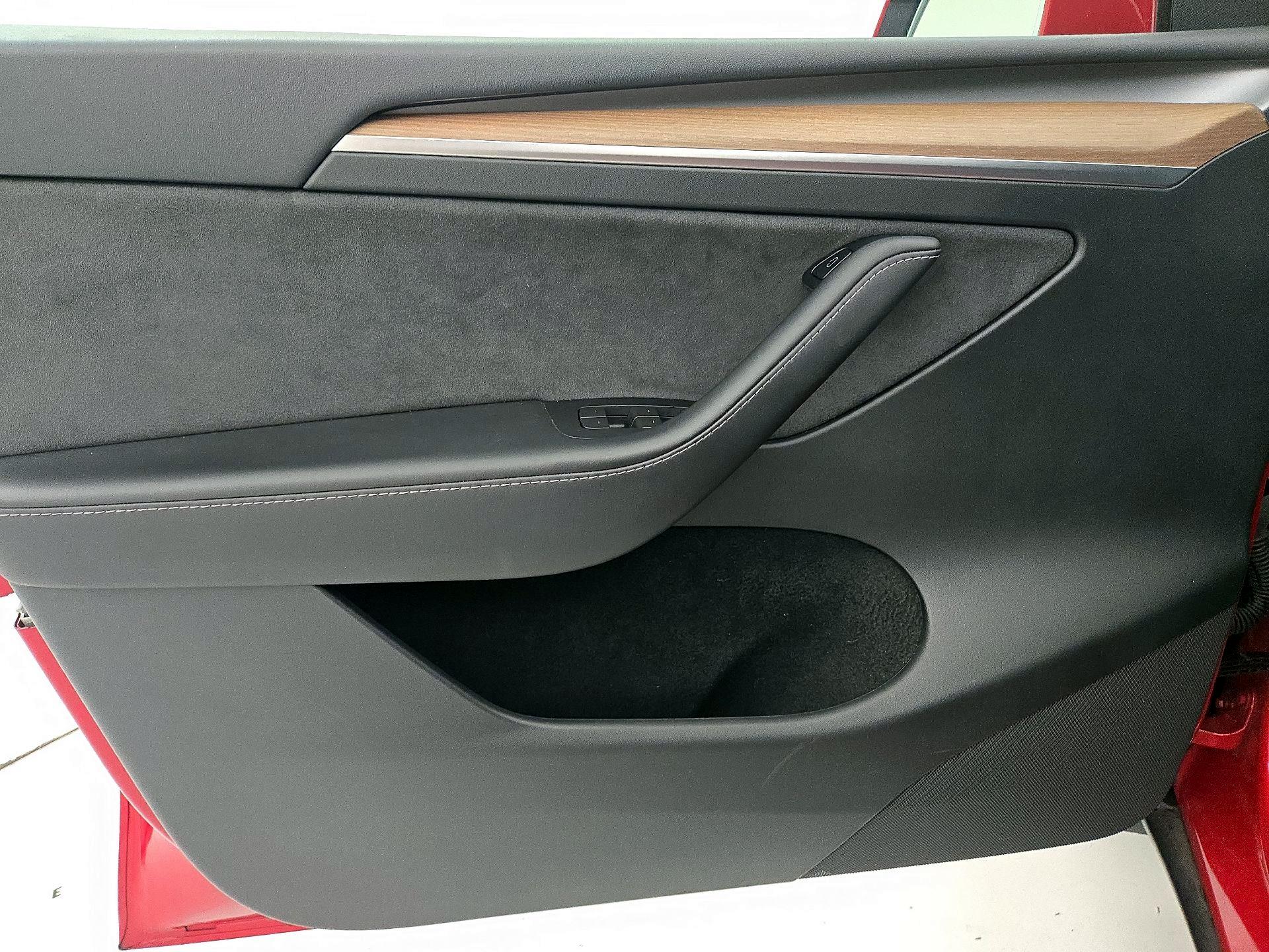 Thumbnail: 2023 Tesla Model Y - 12
