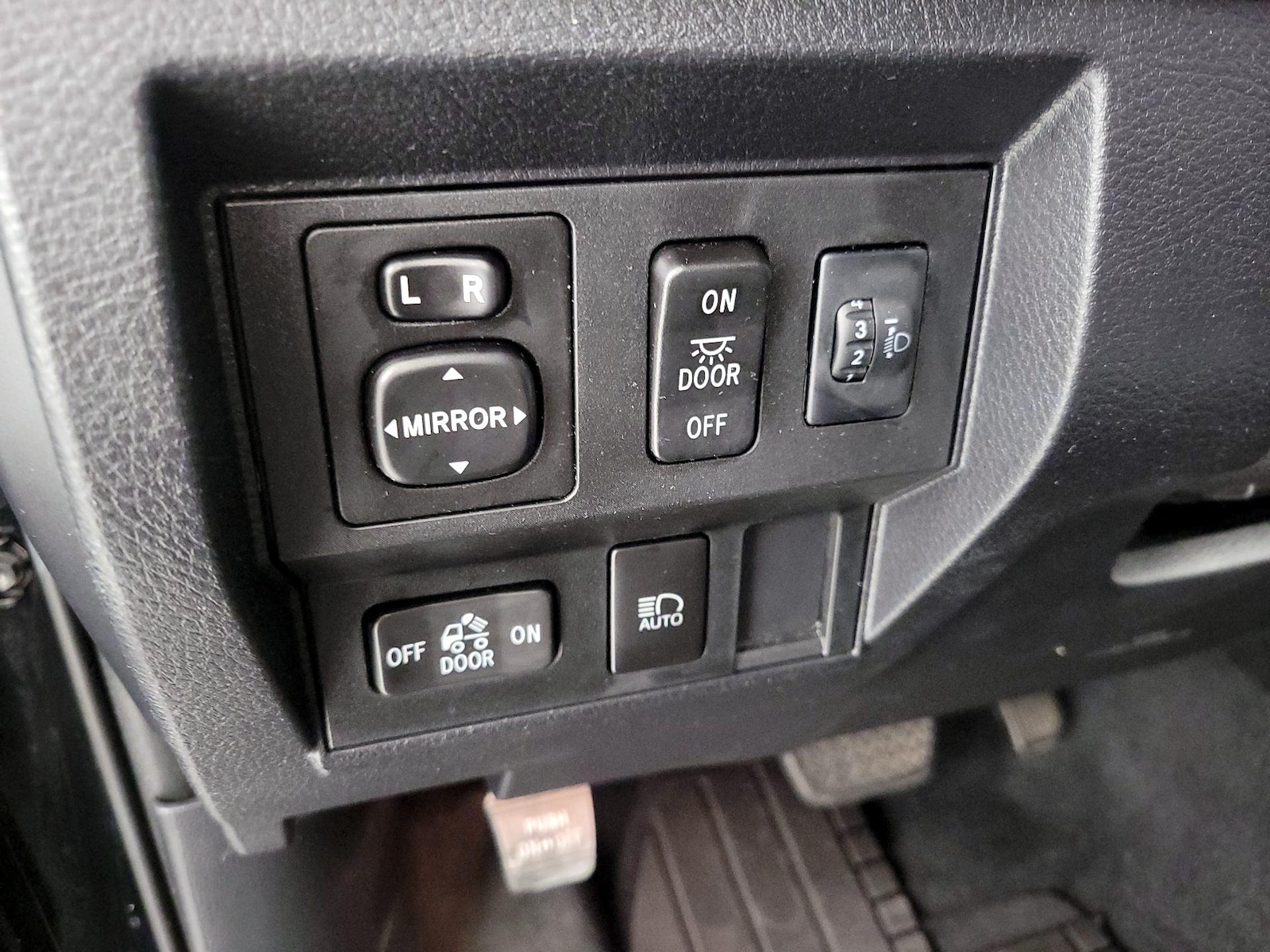 2021 Toyota Tundra SR5 - Photo 14