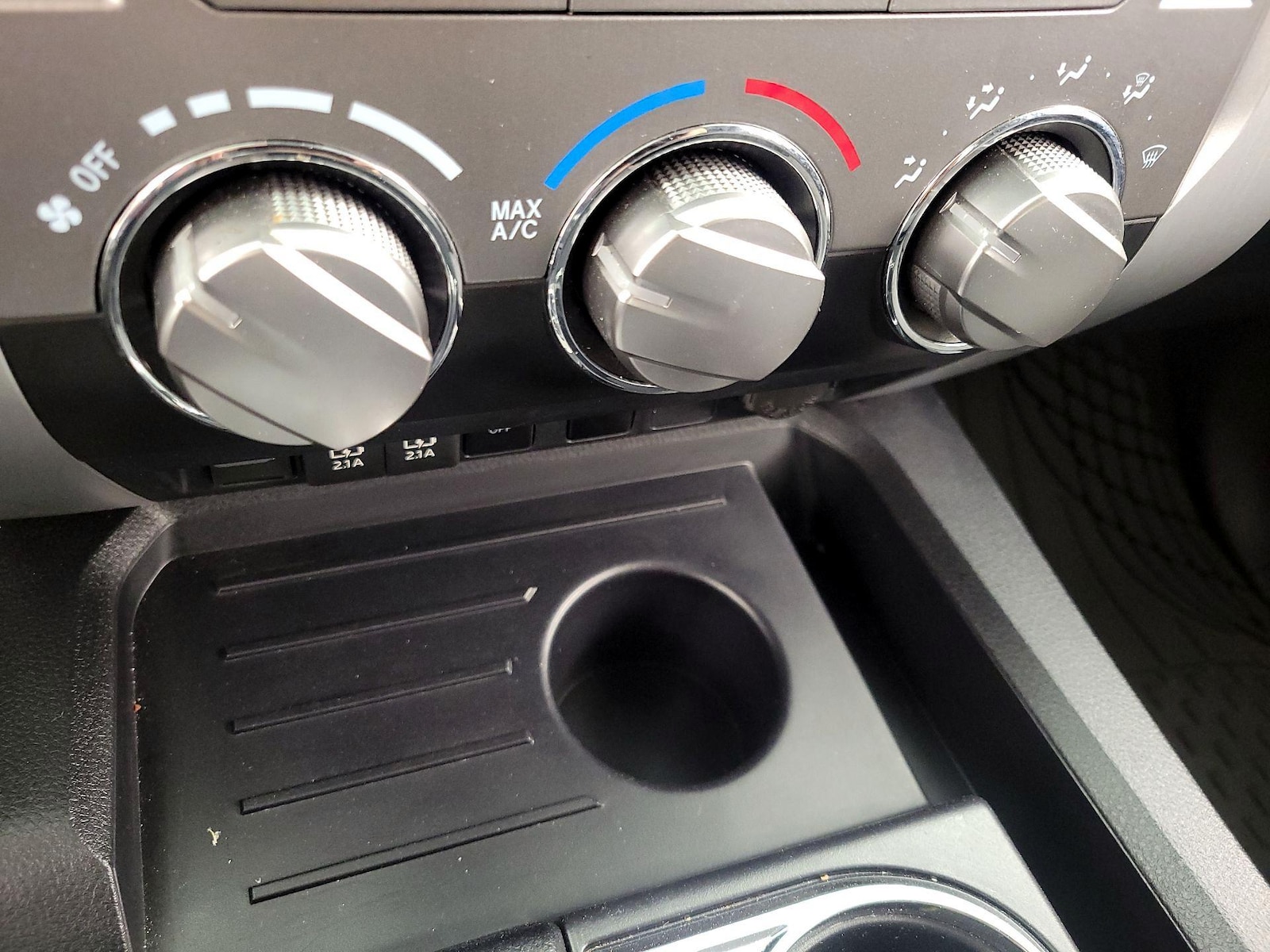 2021 Toyota Tundra SR5 - Photo 17