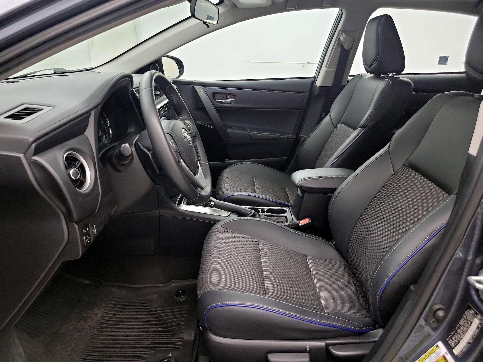 2019 Toyota Corolla SE - Photo 12