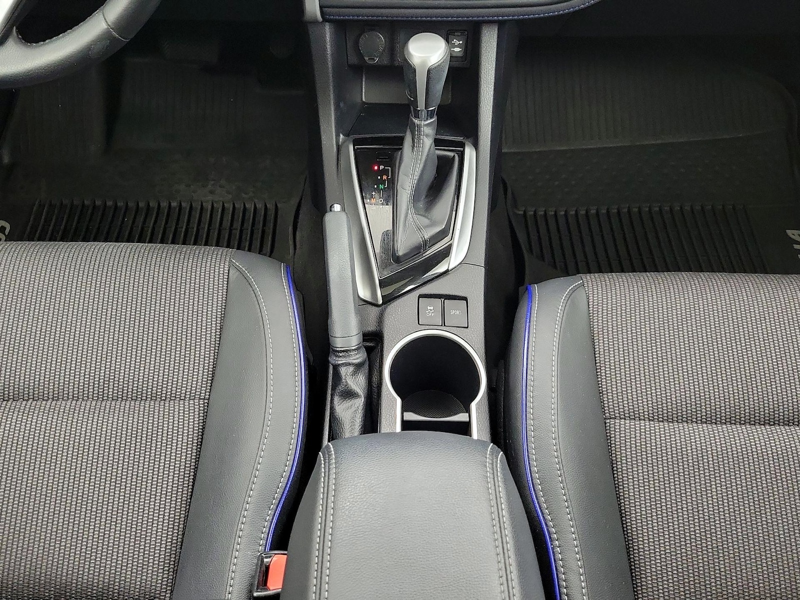 2019 Toyota Corolla SE - Photo 18