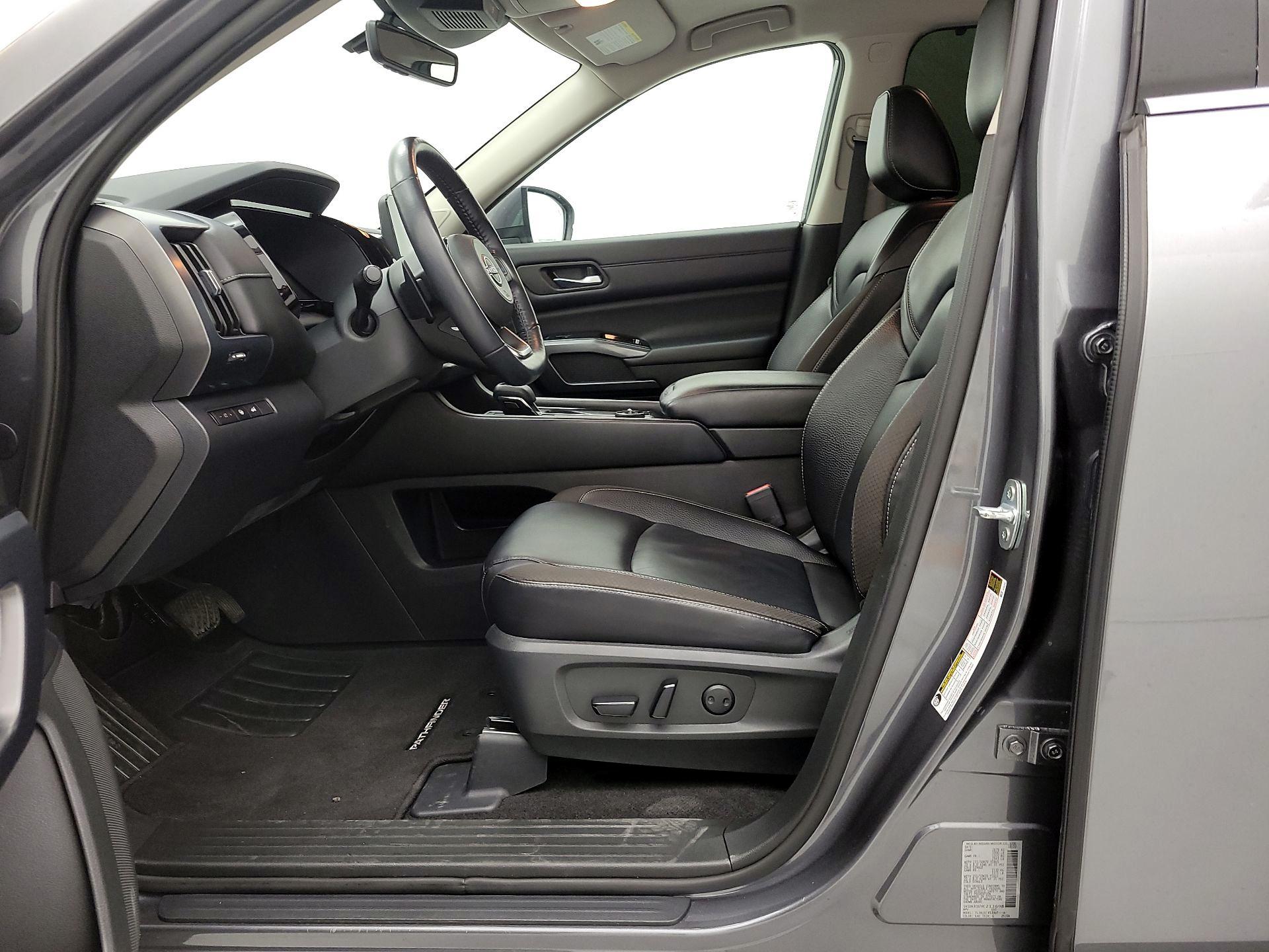Thumbnail: 2023 Nissan Pathfinder - 11