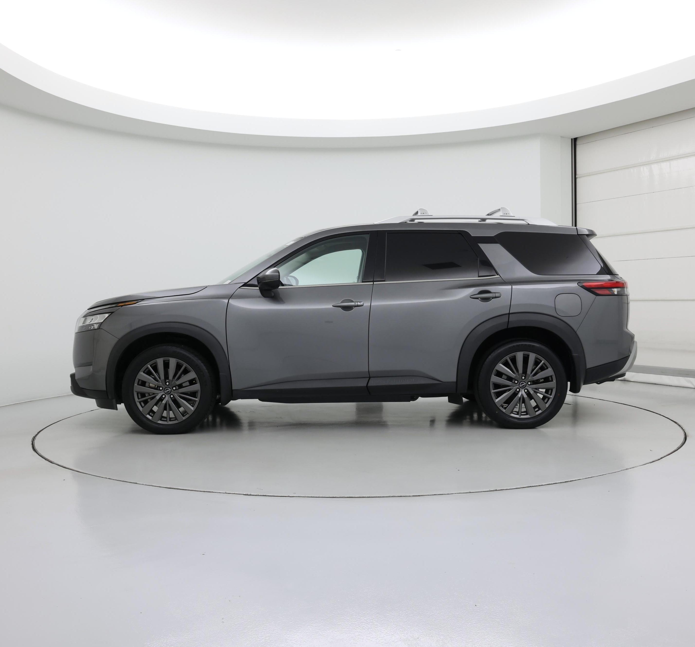 Thumbnail: 2023 Nissan Pathfinder - 3