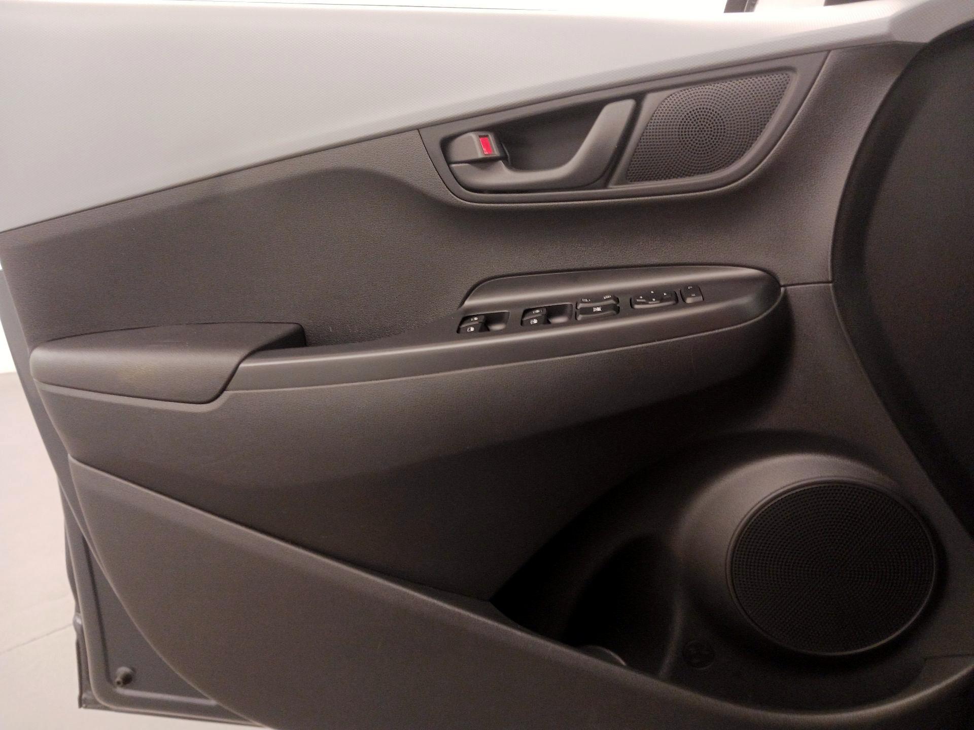 Thumbnail: 2018 Hyundai Kona - 12