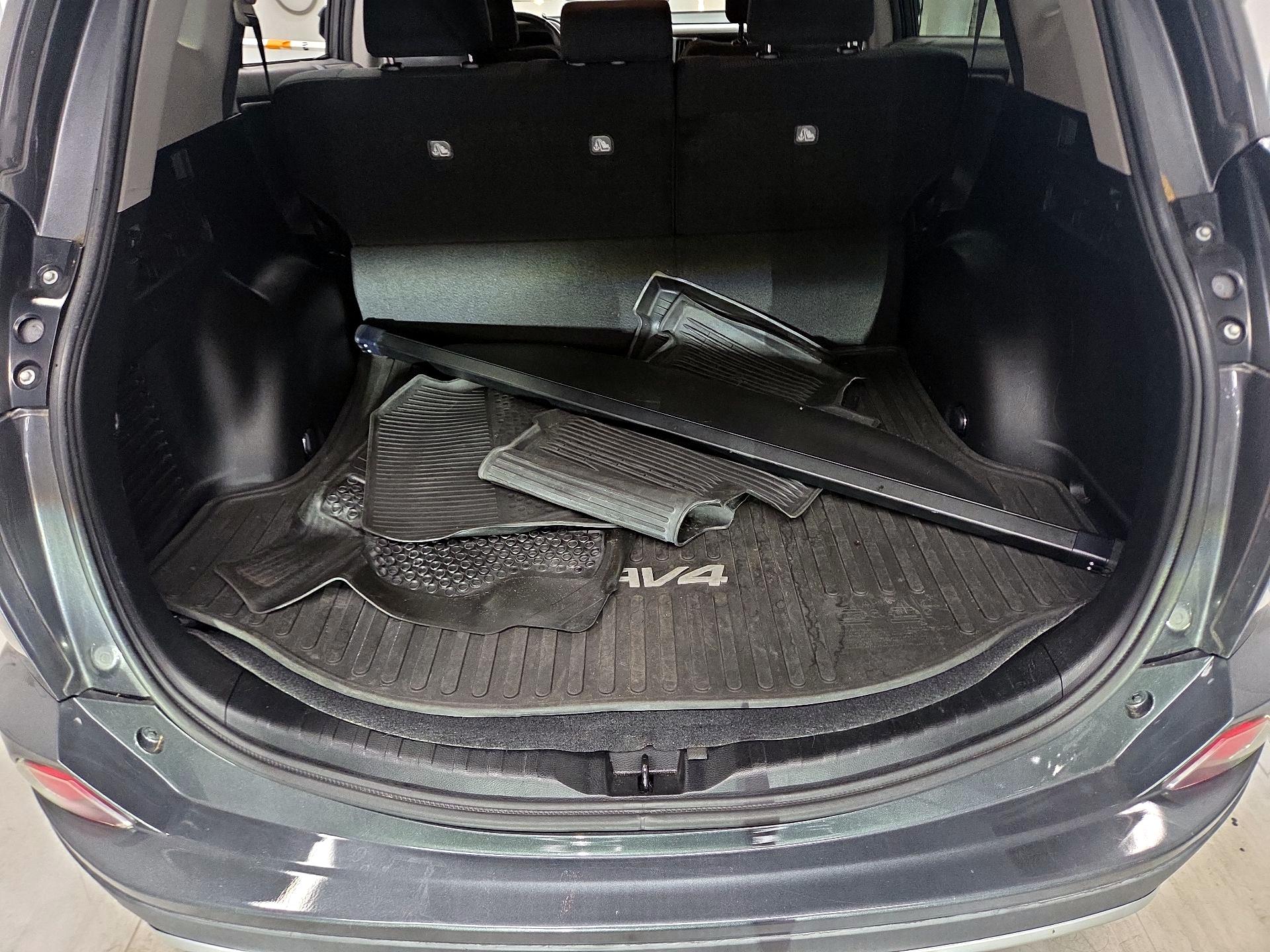 Thumbnail: 2016 Toyota RAV4 - 14