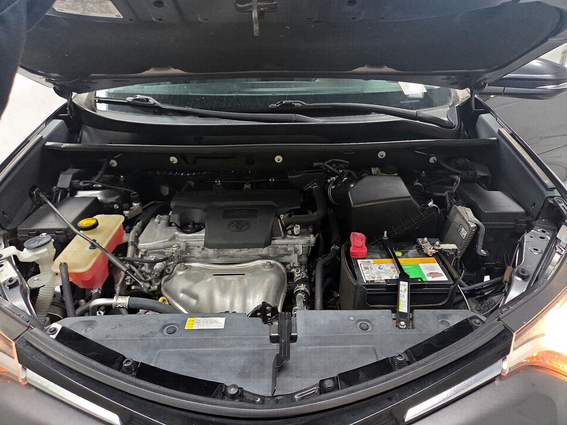 Thumbnail: 2016 Toyota RAV4 - 15