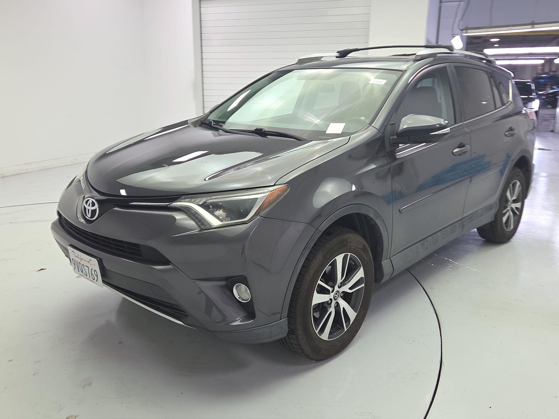 Thumbnail: 2016 Toyota RAV4 - 3