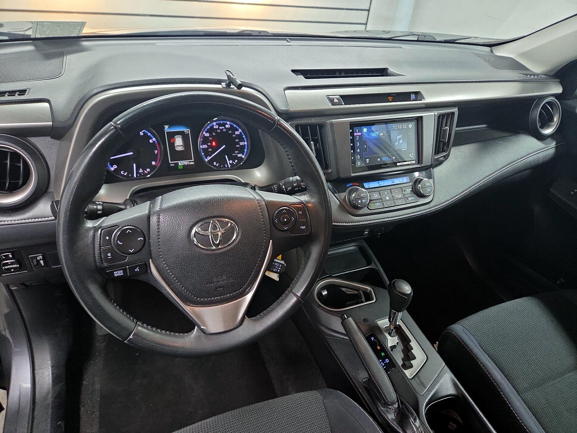 Thumbnail: 2016 Toyota RAV4 - 8