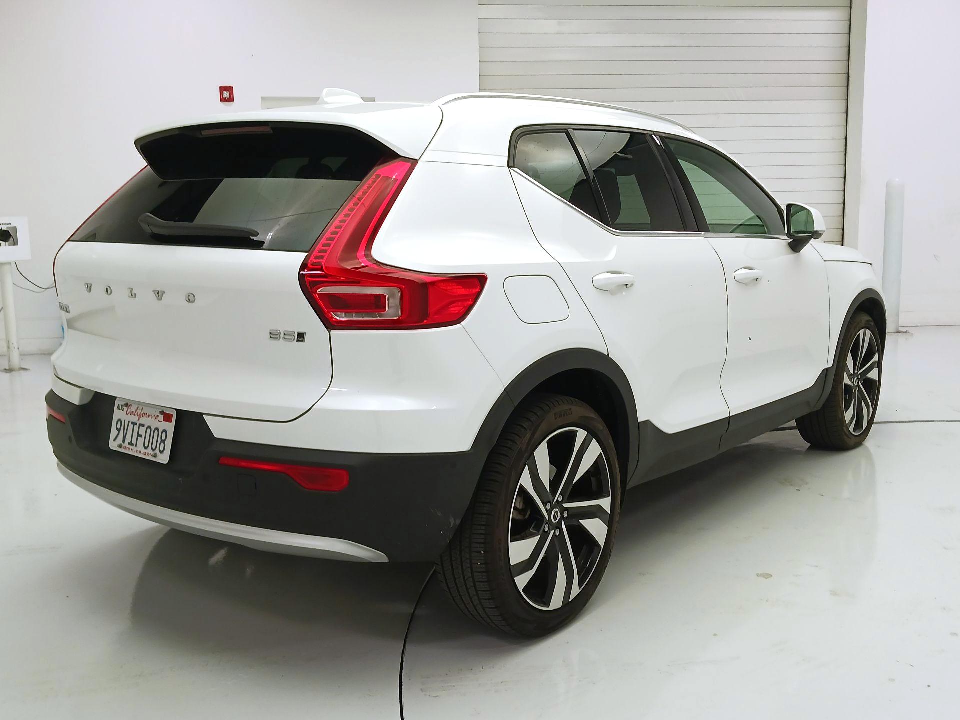 Thumbnail: 2025 Volvo XC40 - 5
