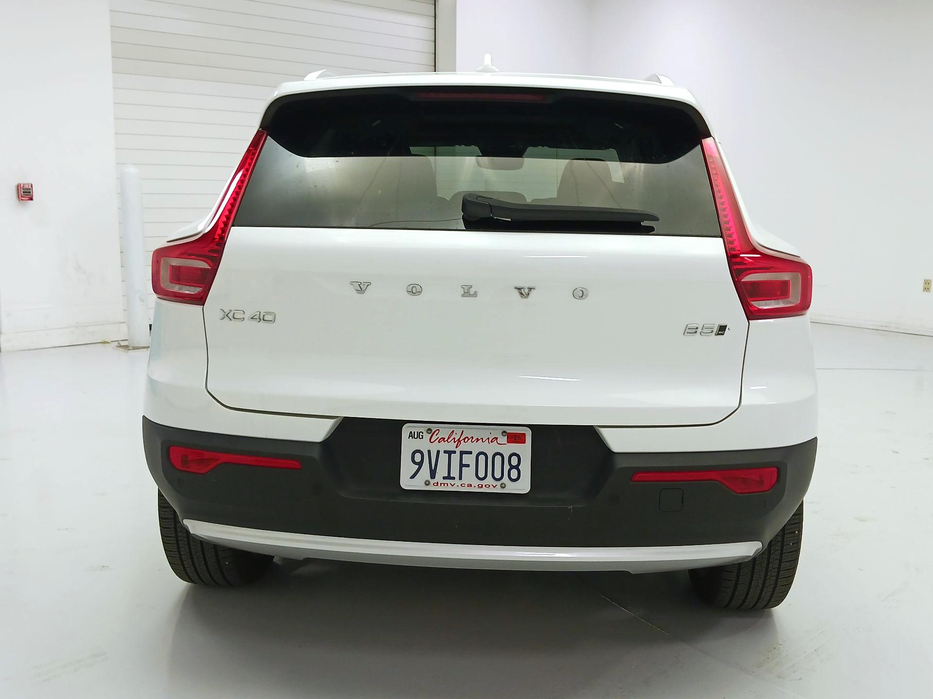 Thumbnail: 2025 Volvo XC40 - 6