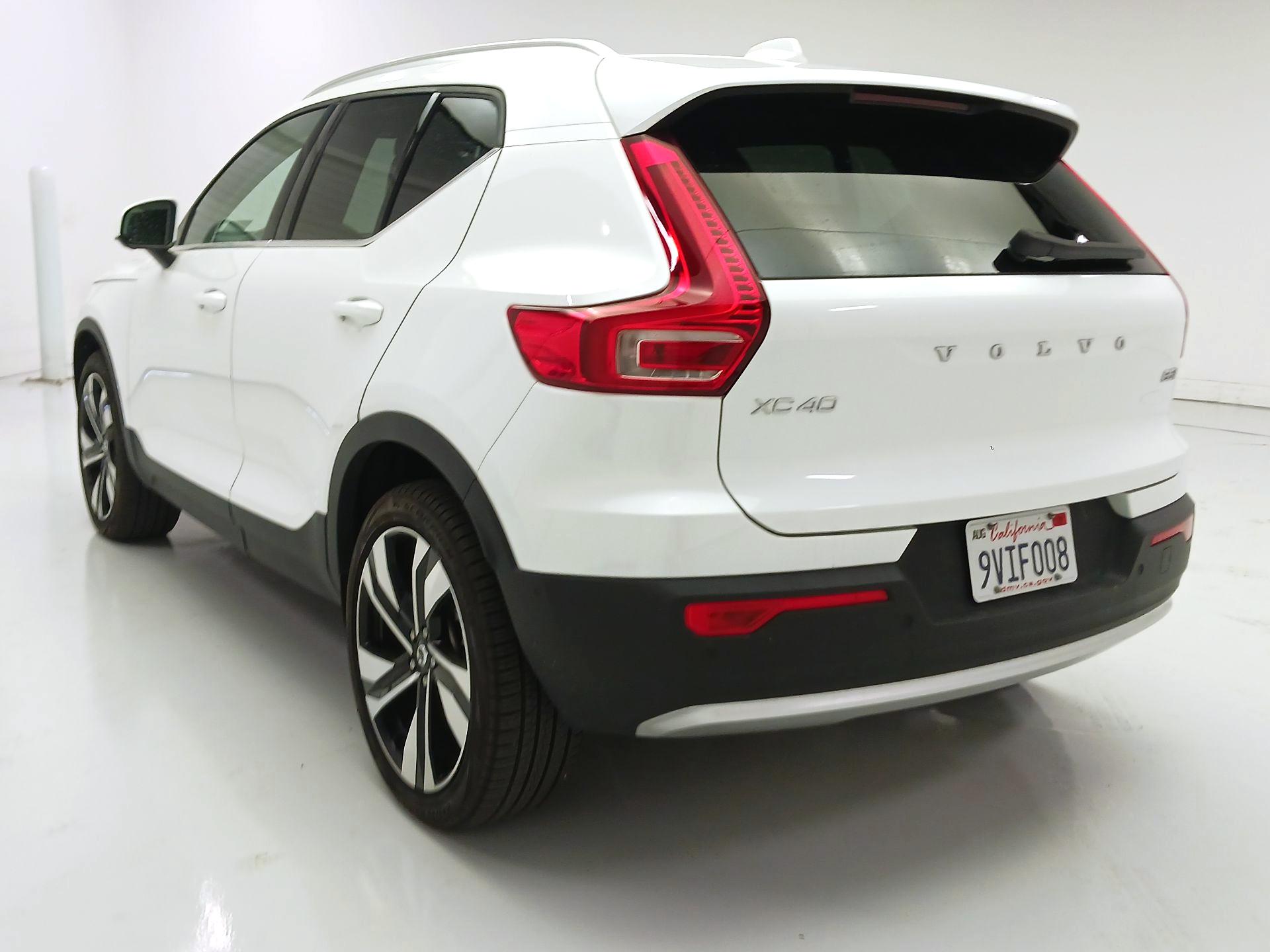 Thumbnail: 2025 Volvo XC40 - 7
