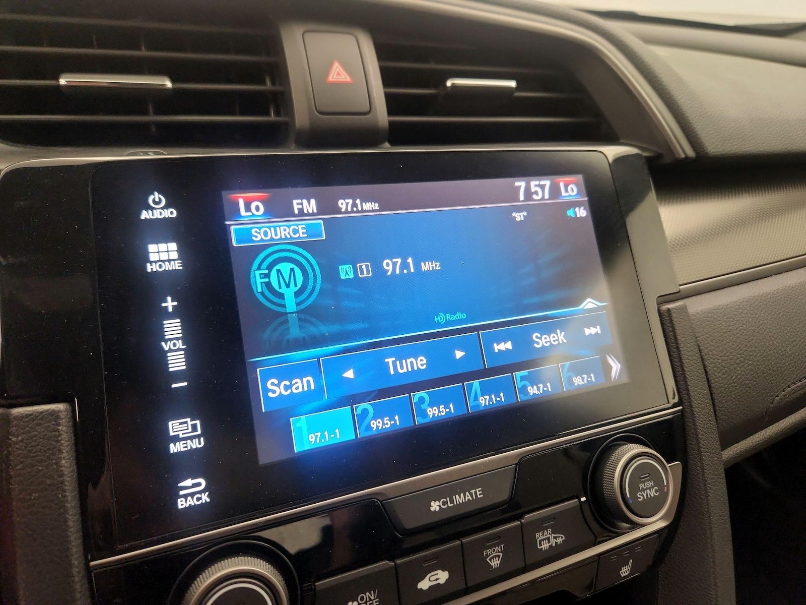 2018 Honda Civic Hatchback EX - Photo 16