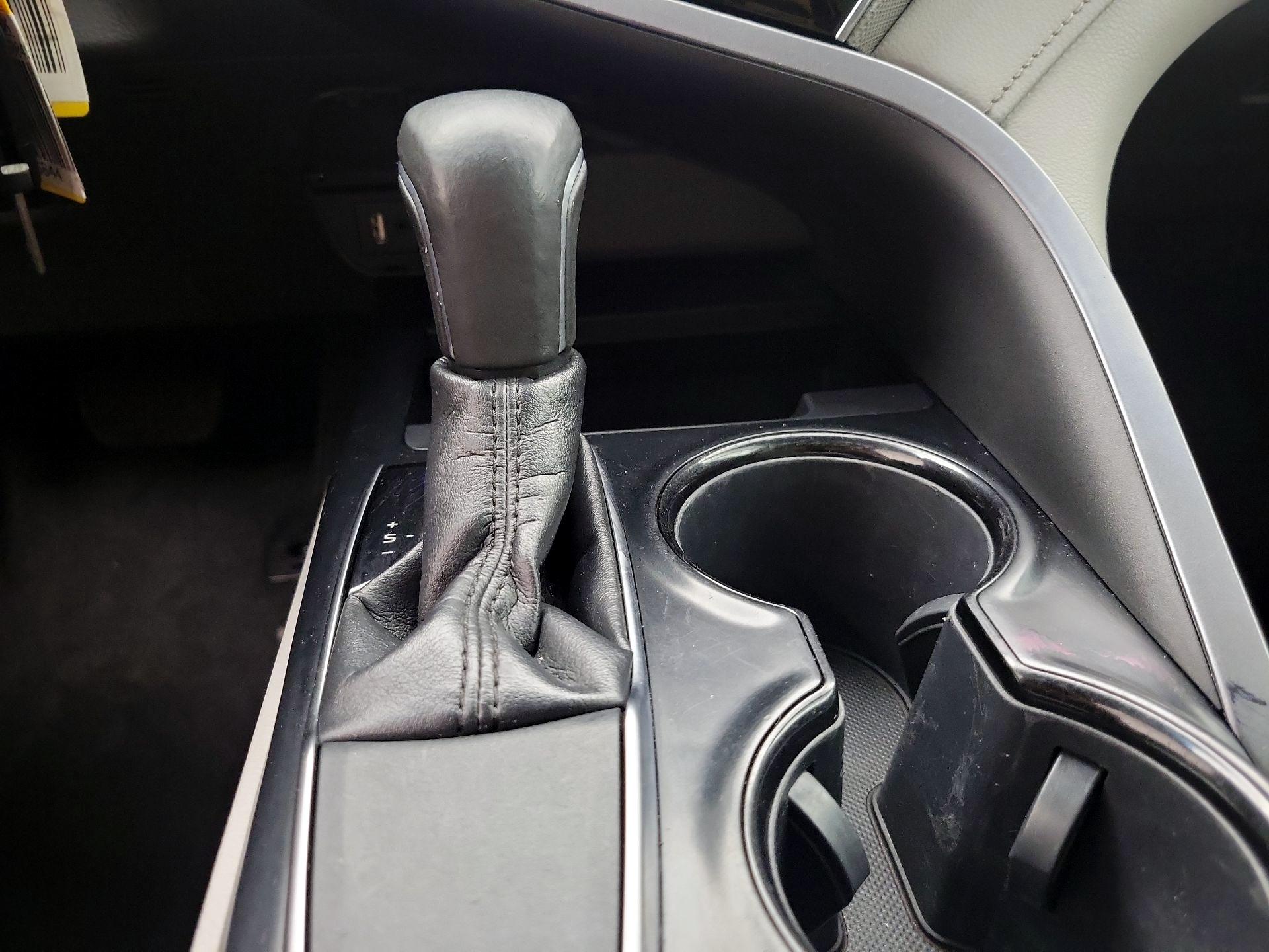 Thumbnail: 2018 Toyota Camry - 17