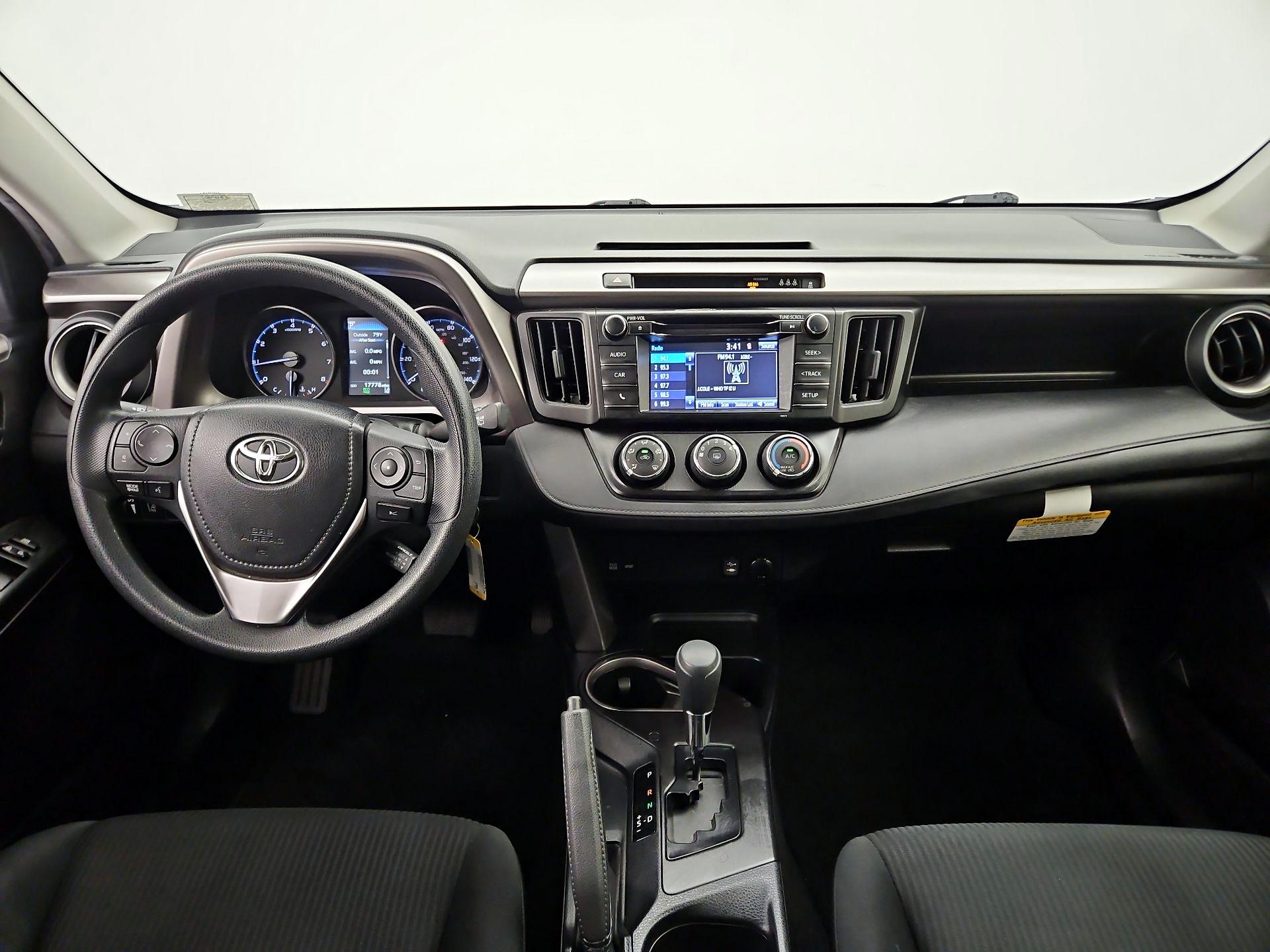 Thumbnail: 2018 Toyota RAV4 - 9