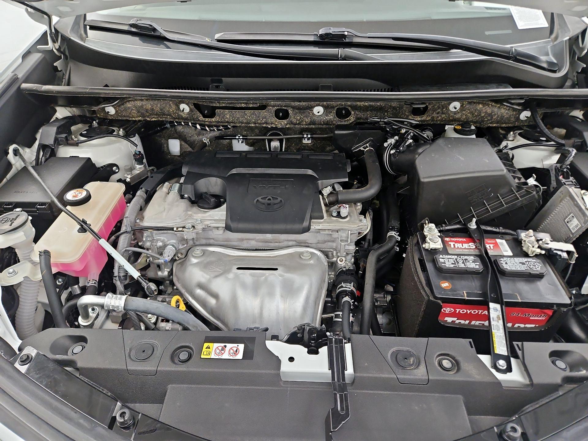 Thumbnail: 2018 Toyota RAV4 - 17