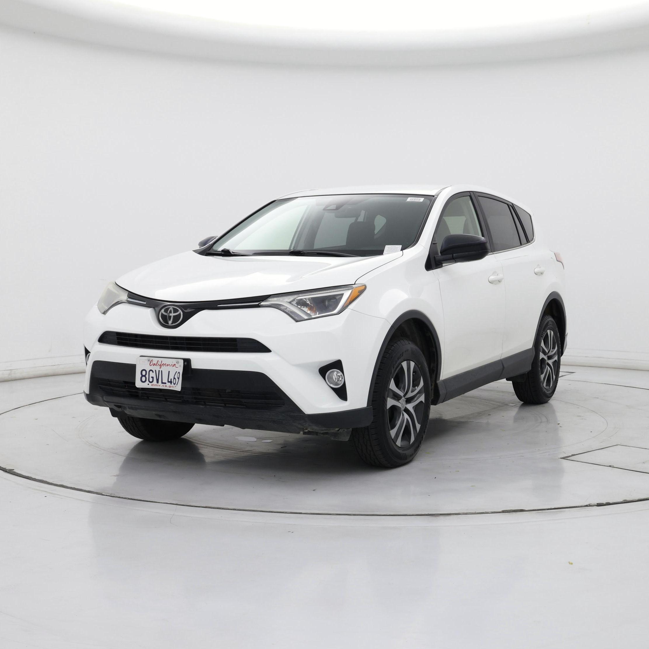 Thumbnail: 2018 Toyota RAV4 - 4
