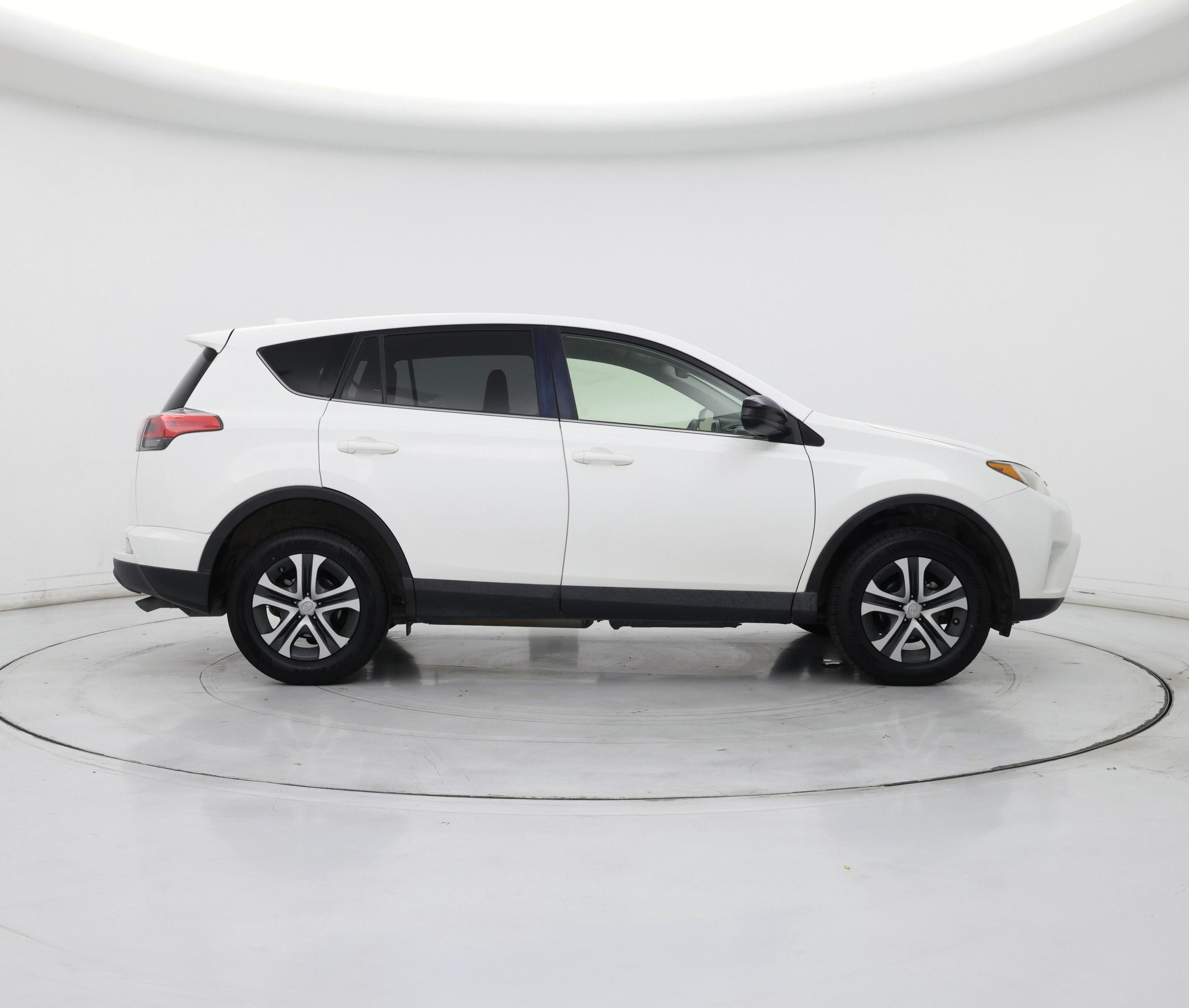 Thumbnail: 2018 Toyota RAV4 - 7