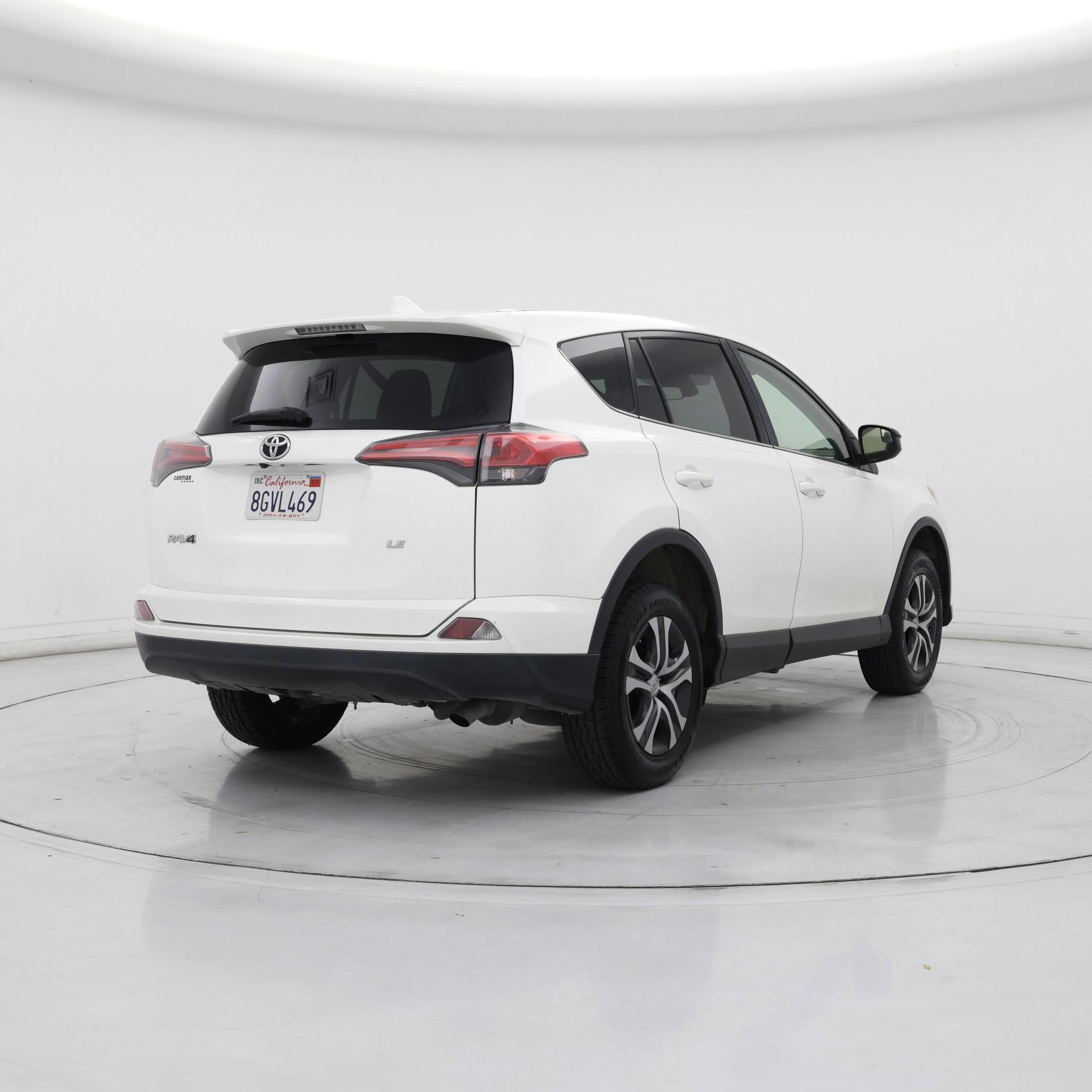 Thumbnail: 2018 Toyota RAV4 - 8