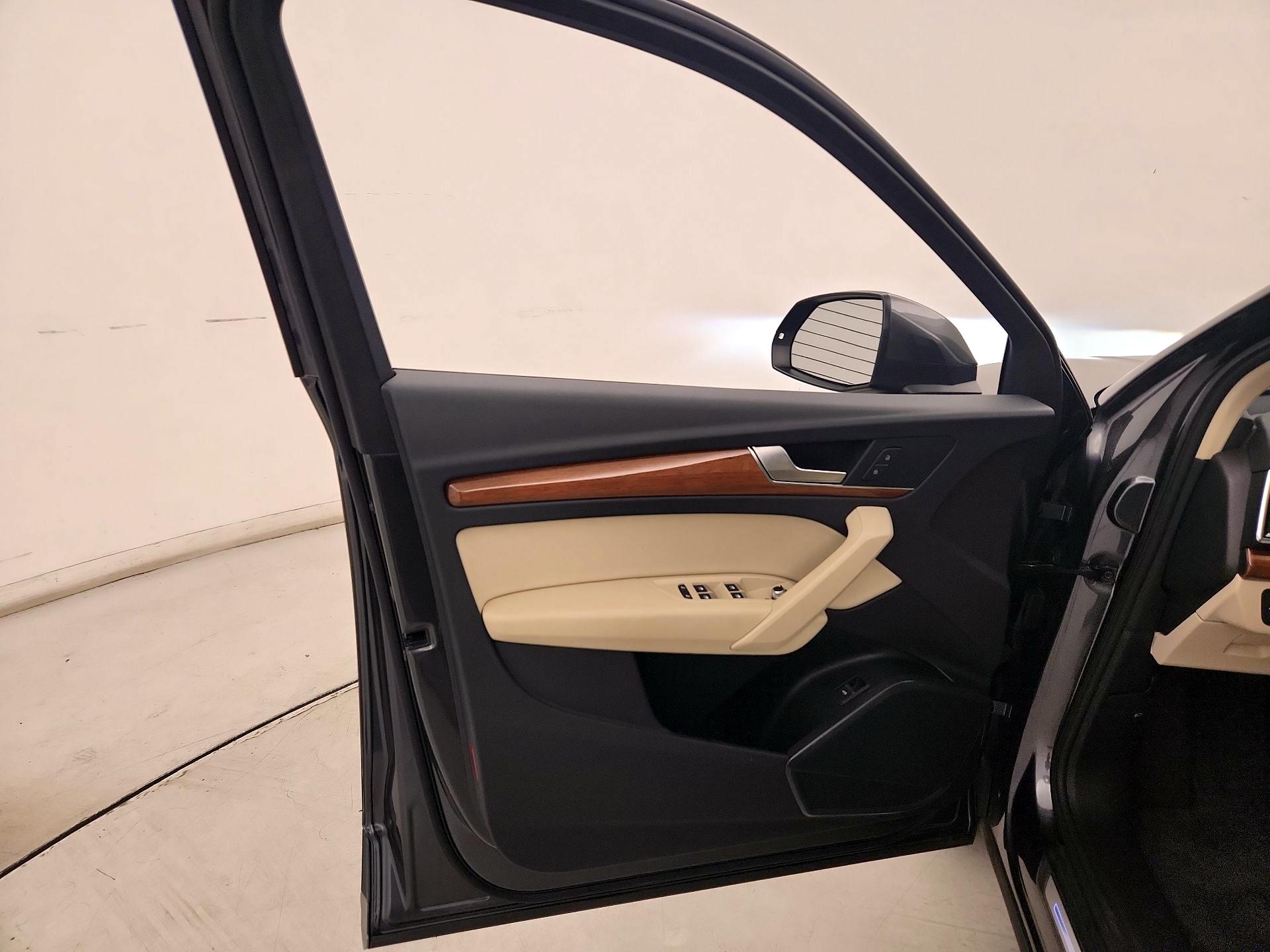 Thumbnail: 2022 Audi Q5 - 12