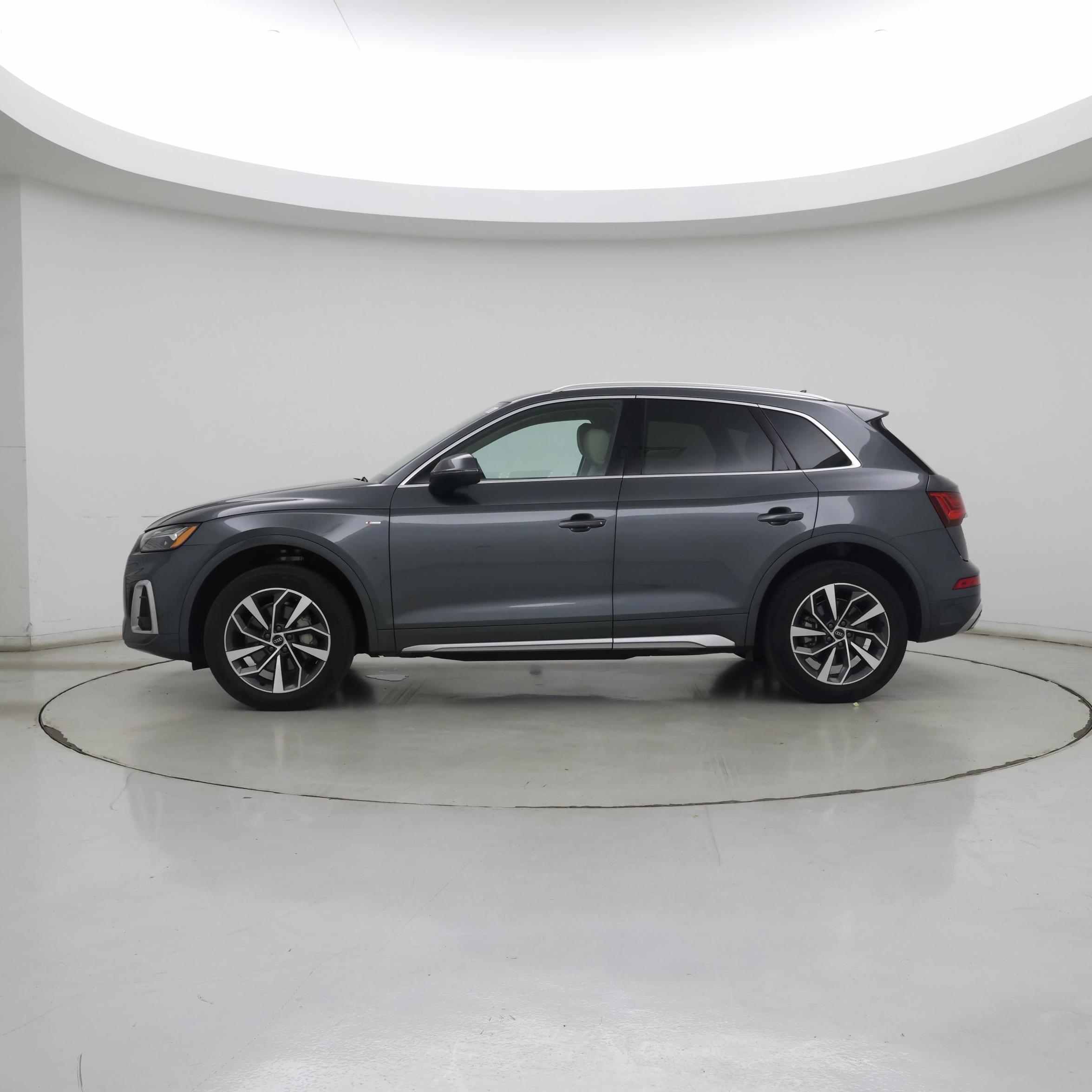 Thumbnail: 2022 Audi Q5 - 3