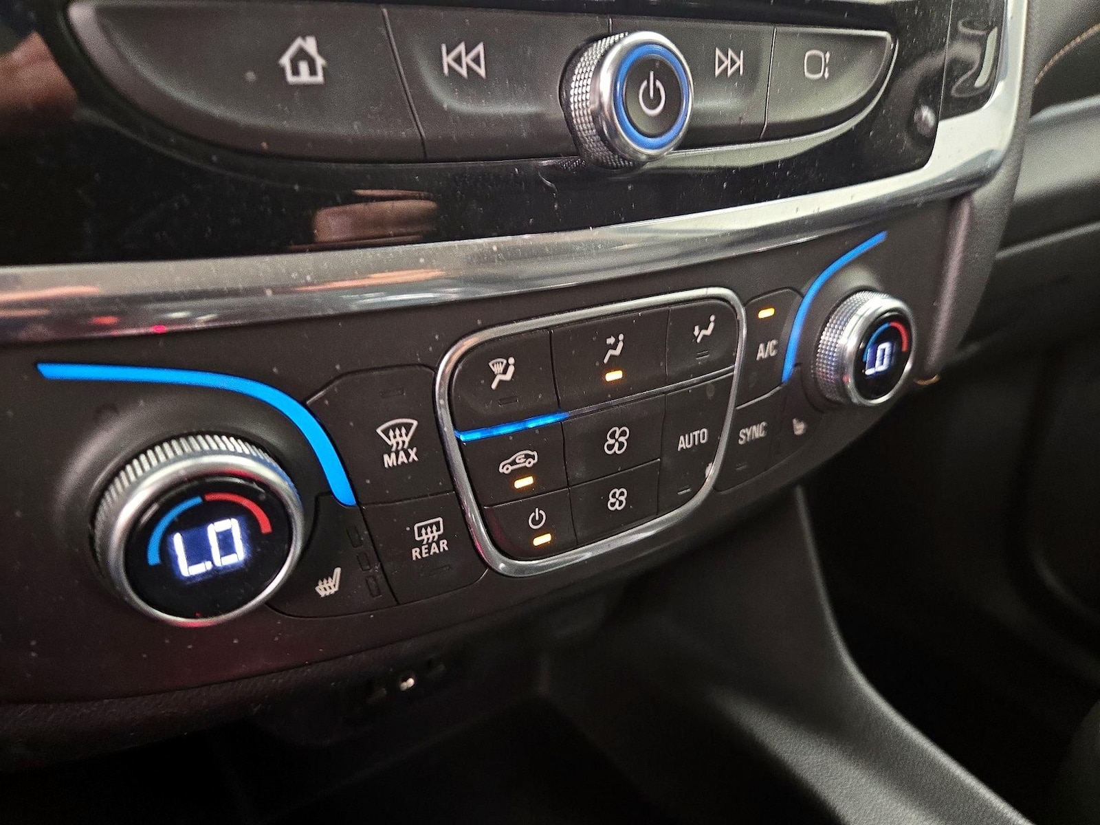 2019 Chevrolet Traverse 1LT - Photo 17