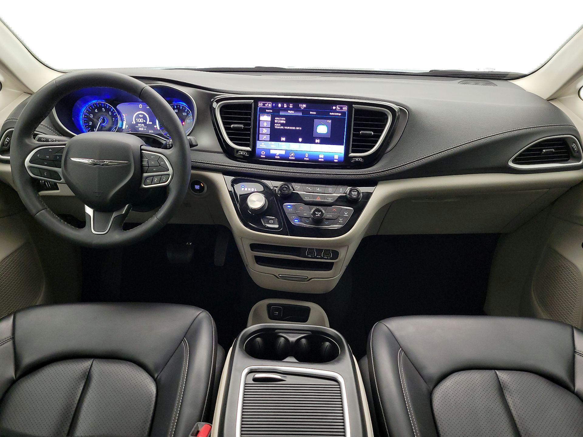 Thumbnail: 2023 Chrysler Pacifica - 9