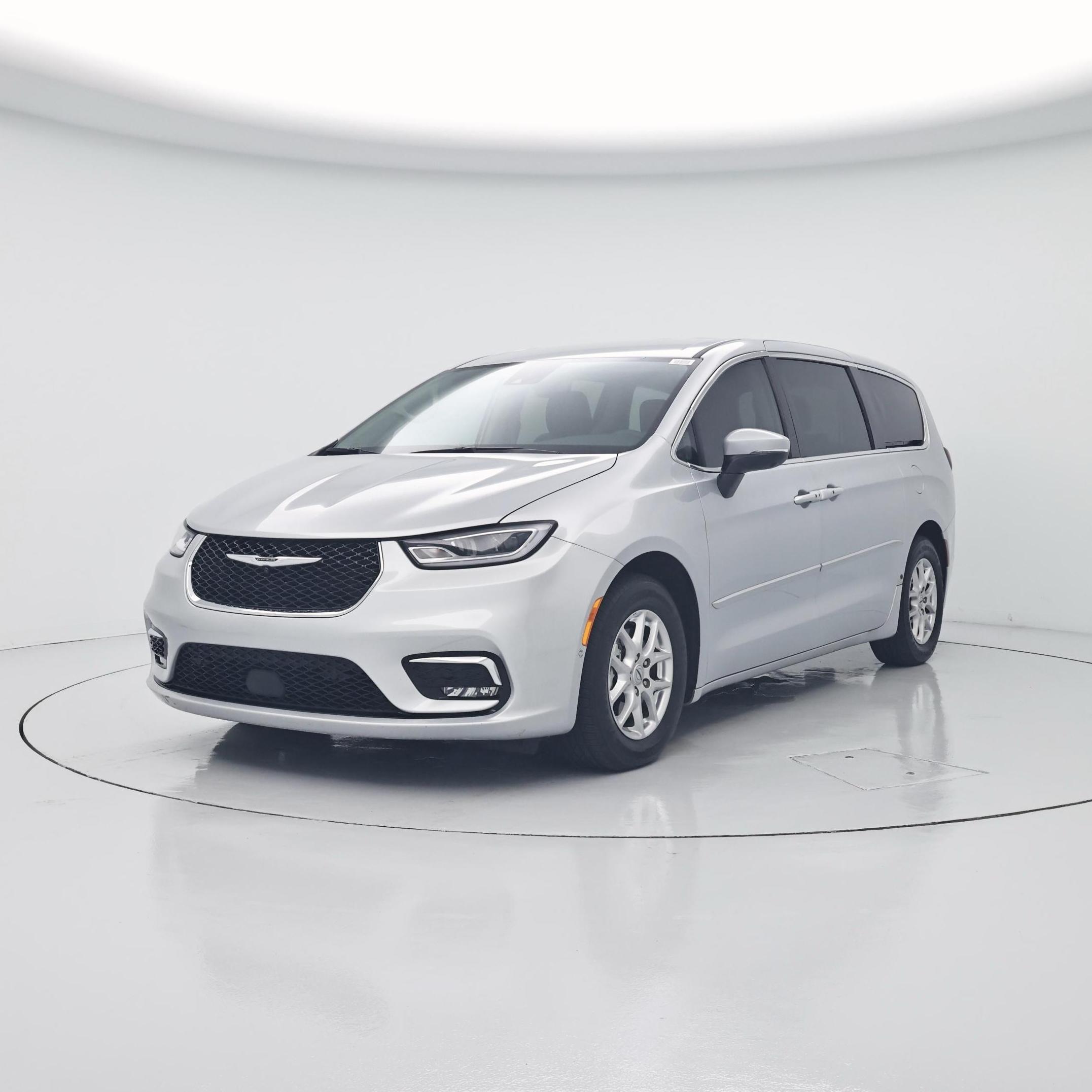 Thumbnail: 2023 Chrysler Pacifica - 4