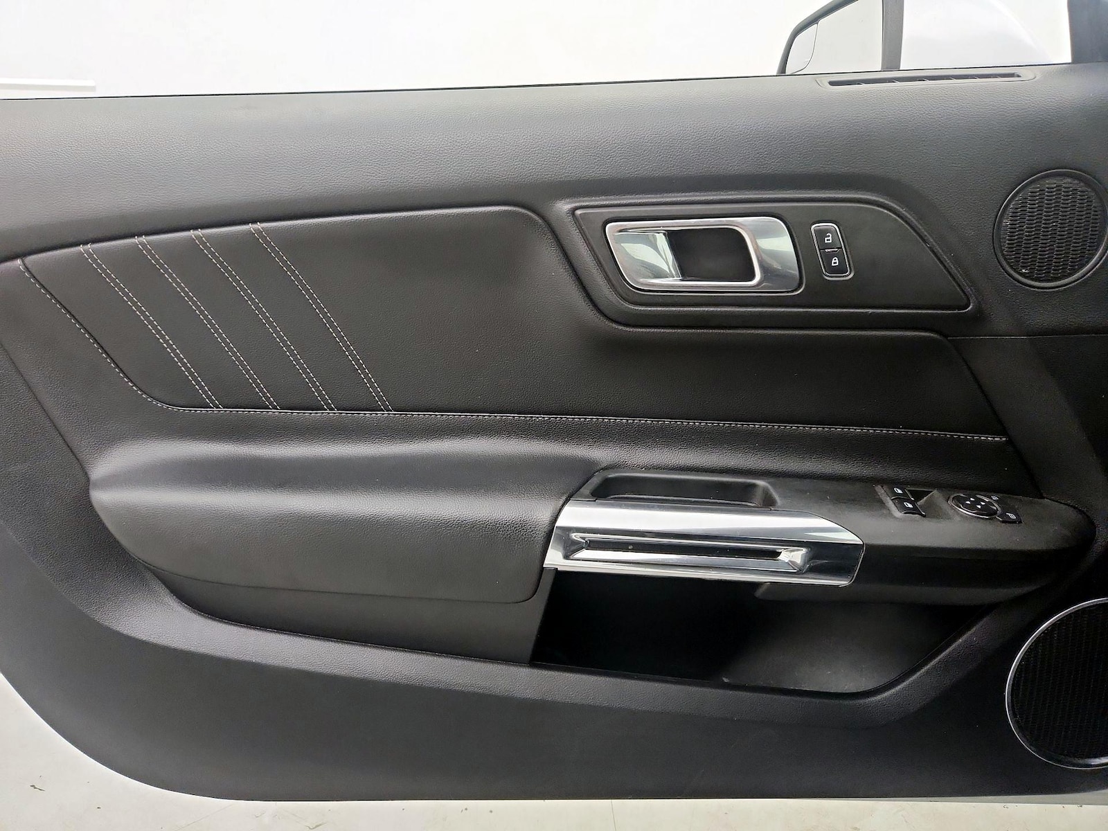 2018 Ford Mustang GT Premium - Photo 13