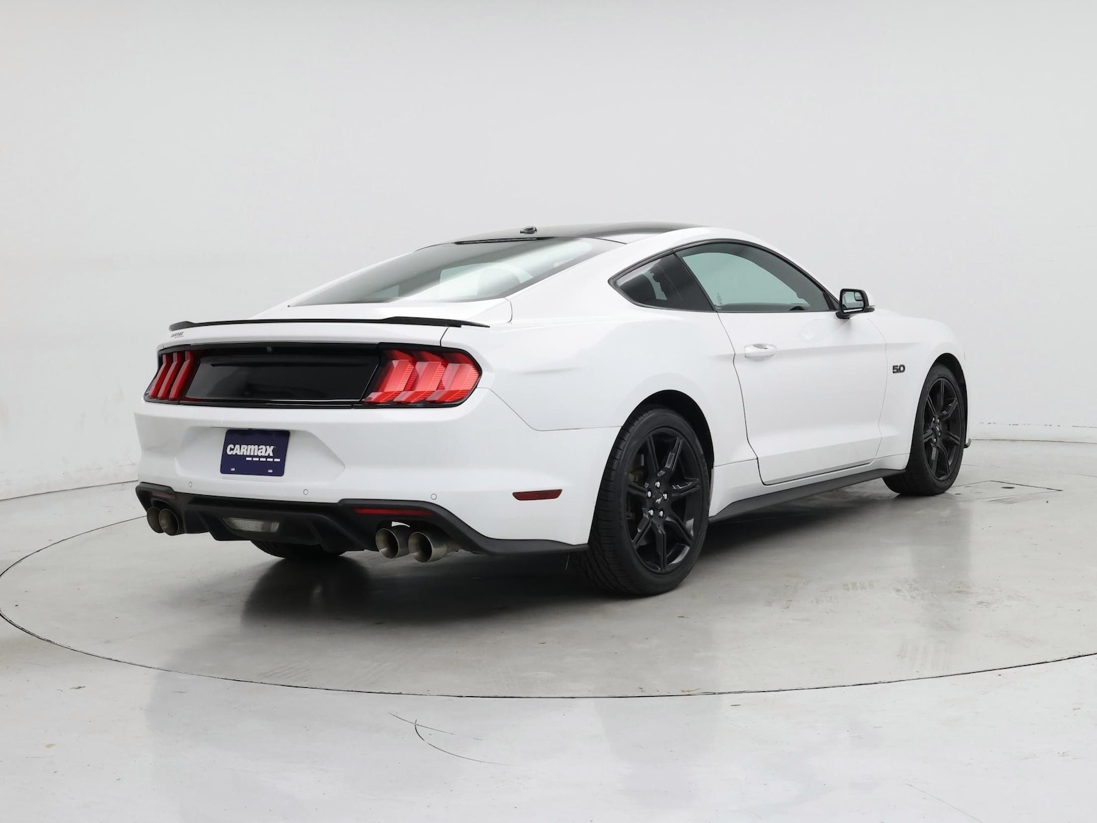 2018 Ford Mustang GT Premium - Photo 9