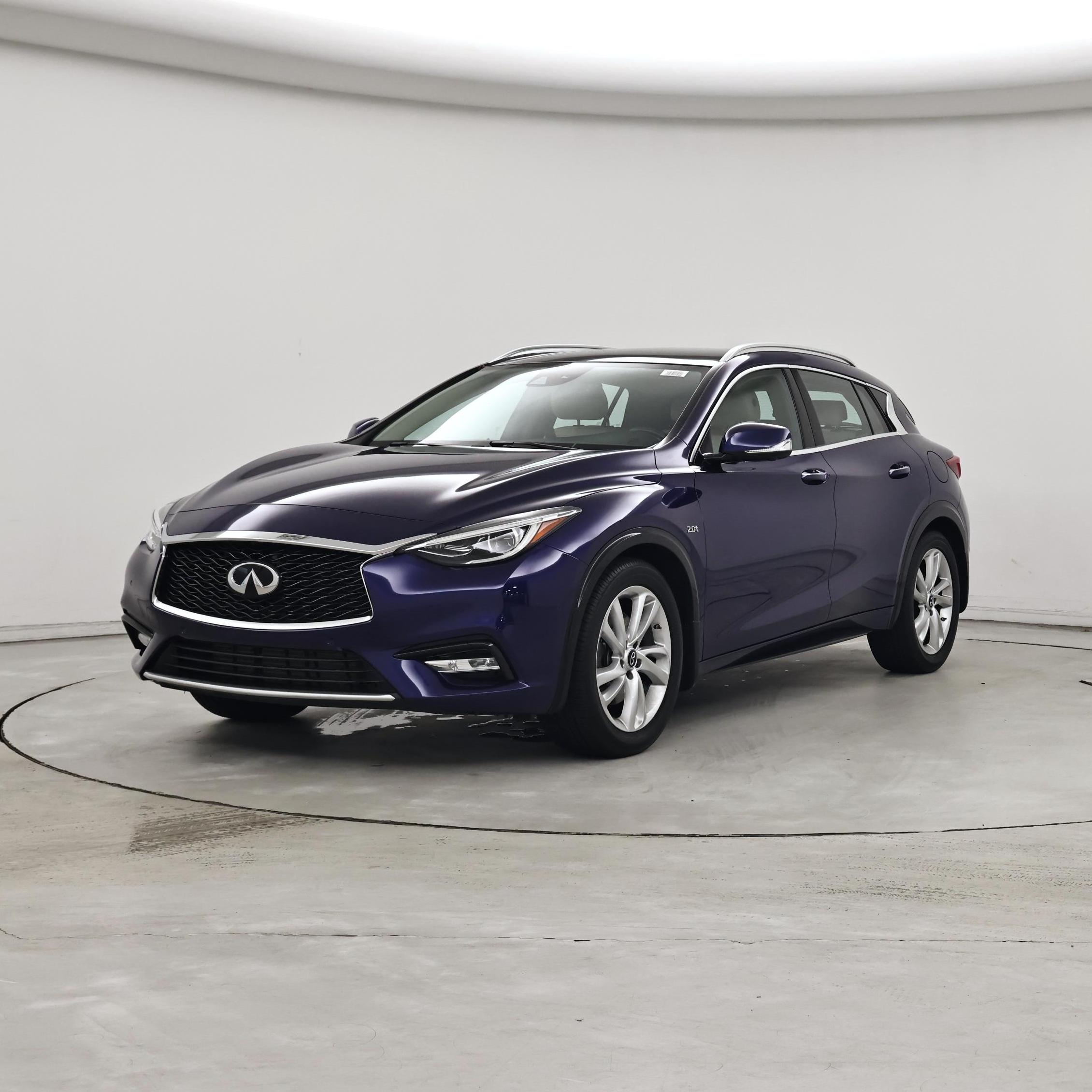 Thumbnail: 2017 INFINITI QX30 - 4
