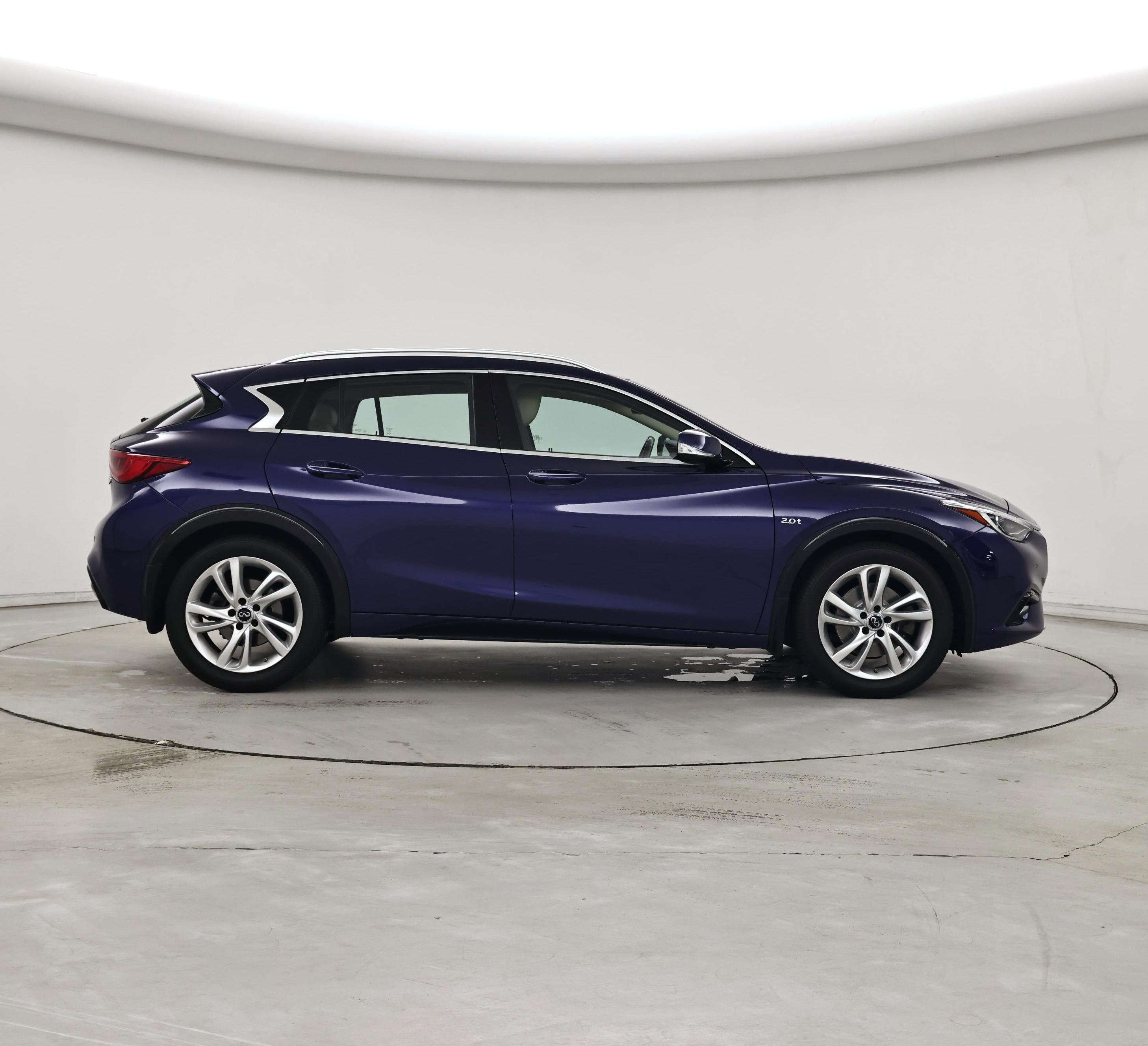 Thumbnail: 2017 INFINITI QX30 - 7