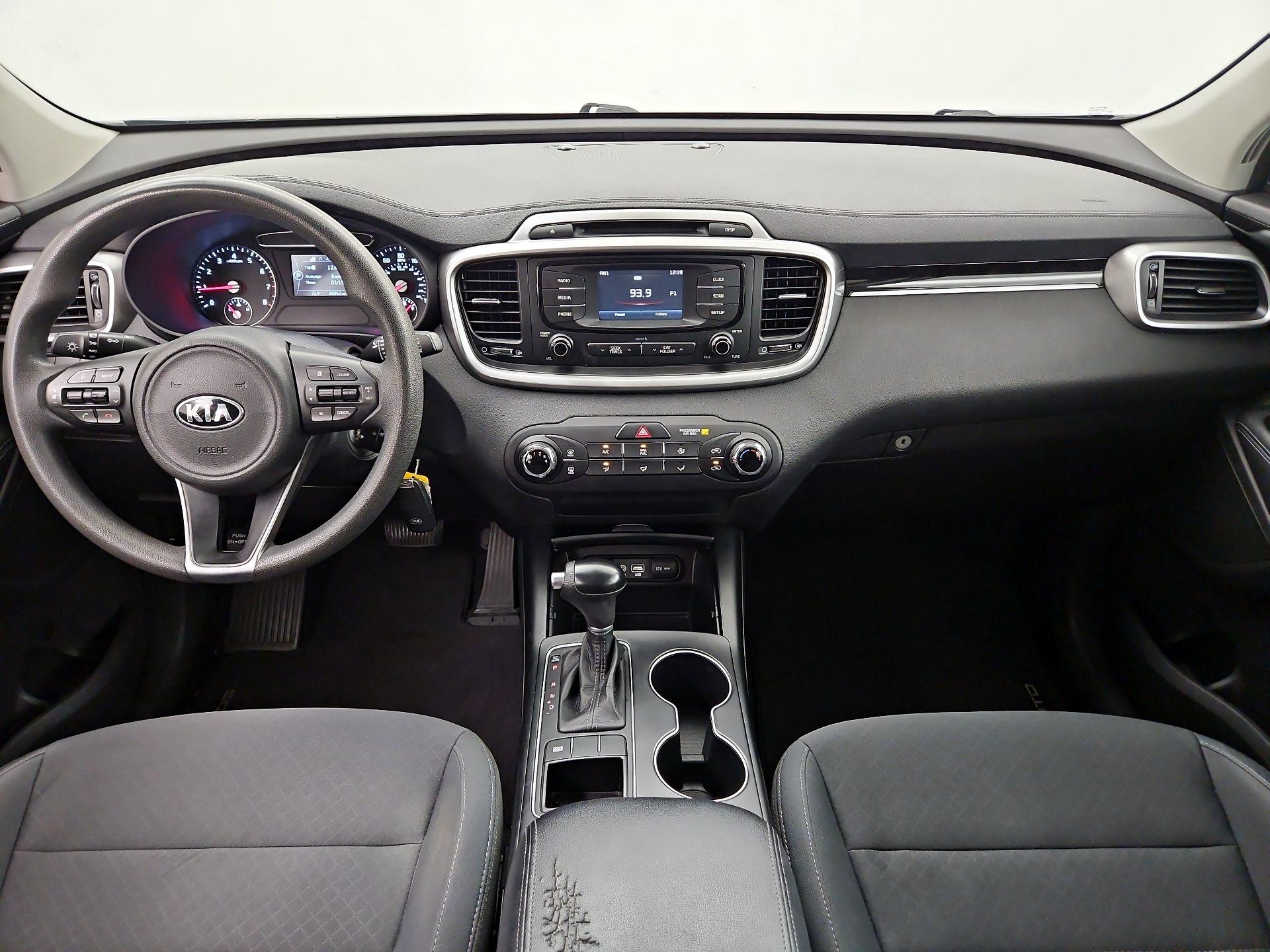 Thumbnail: 2017 Kia Sorento - 9