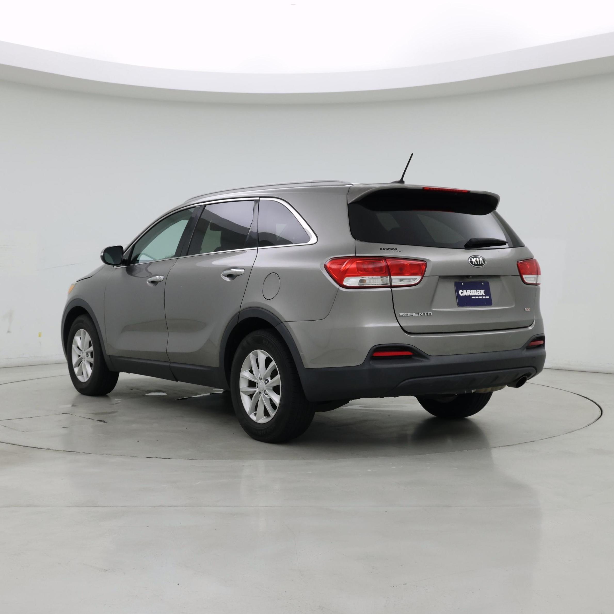 Thumbnail: 2017 Kia Sorento - 2