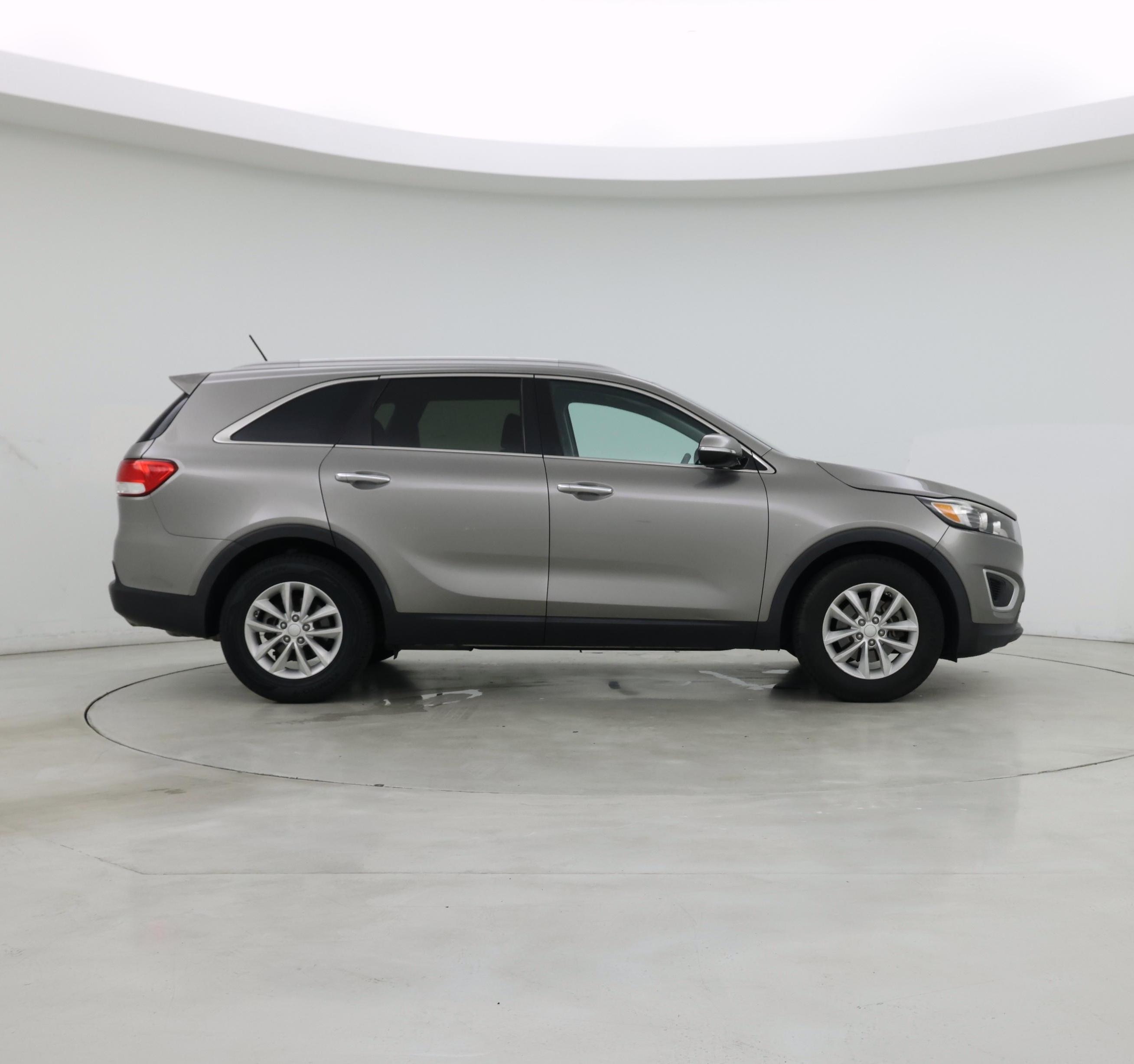 Thumbnail: 2017 Kia Sorento - 7