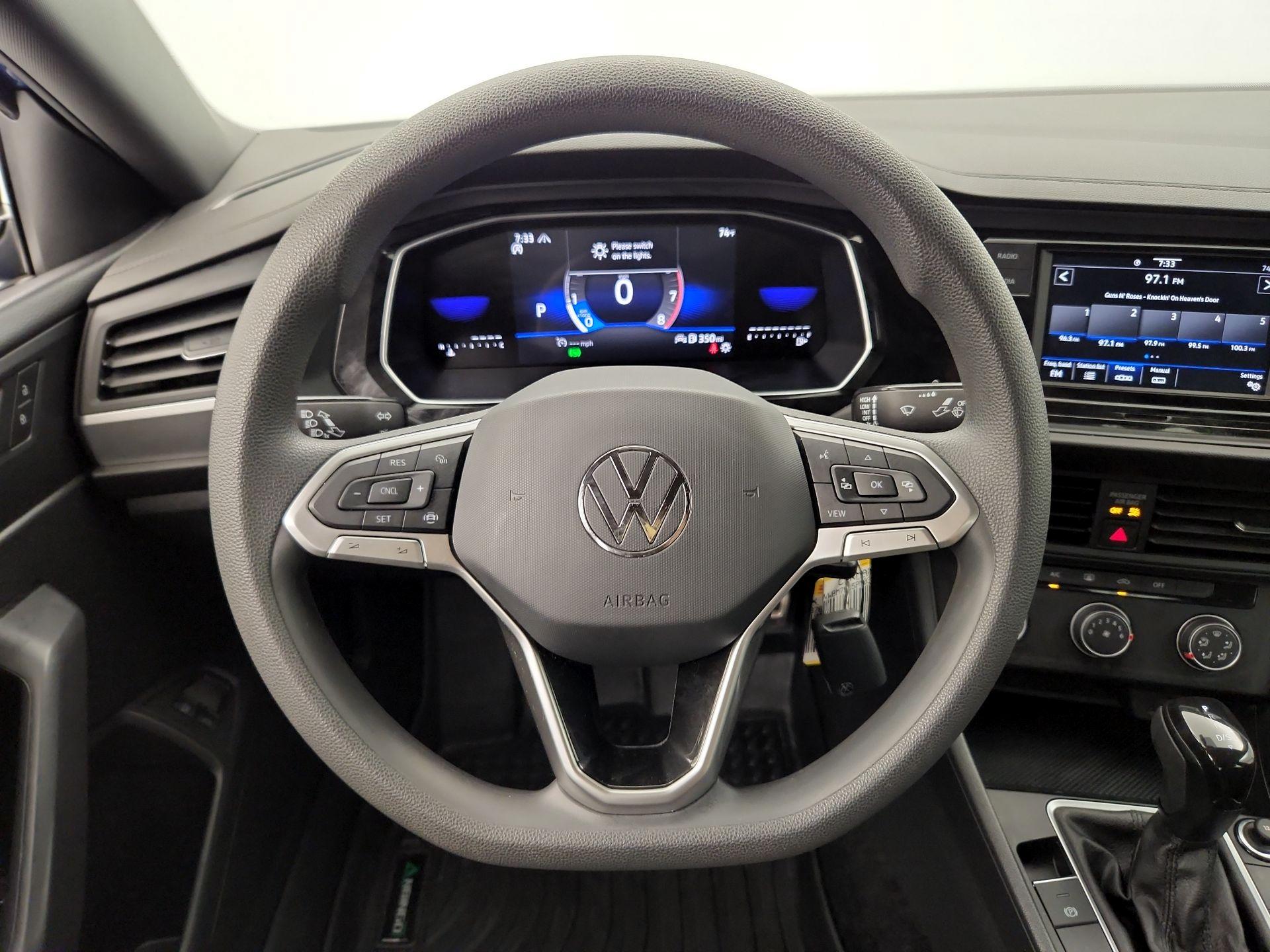 Thumbnail: 2023 Volkswagen Jetta - 10