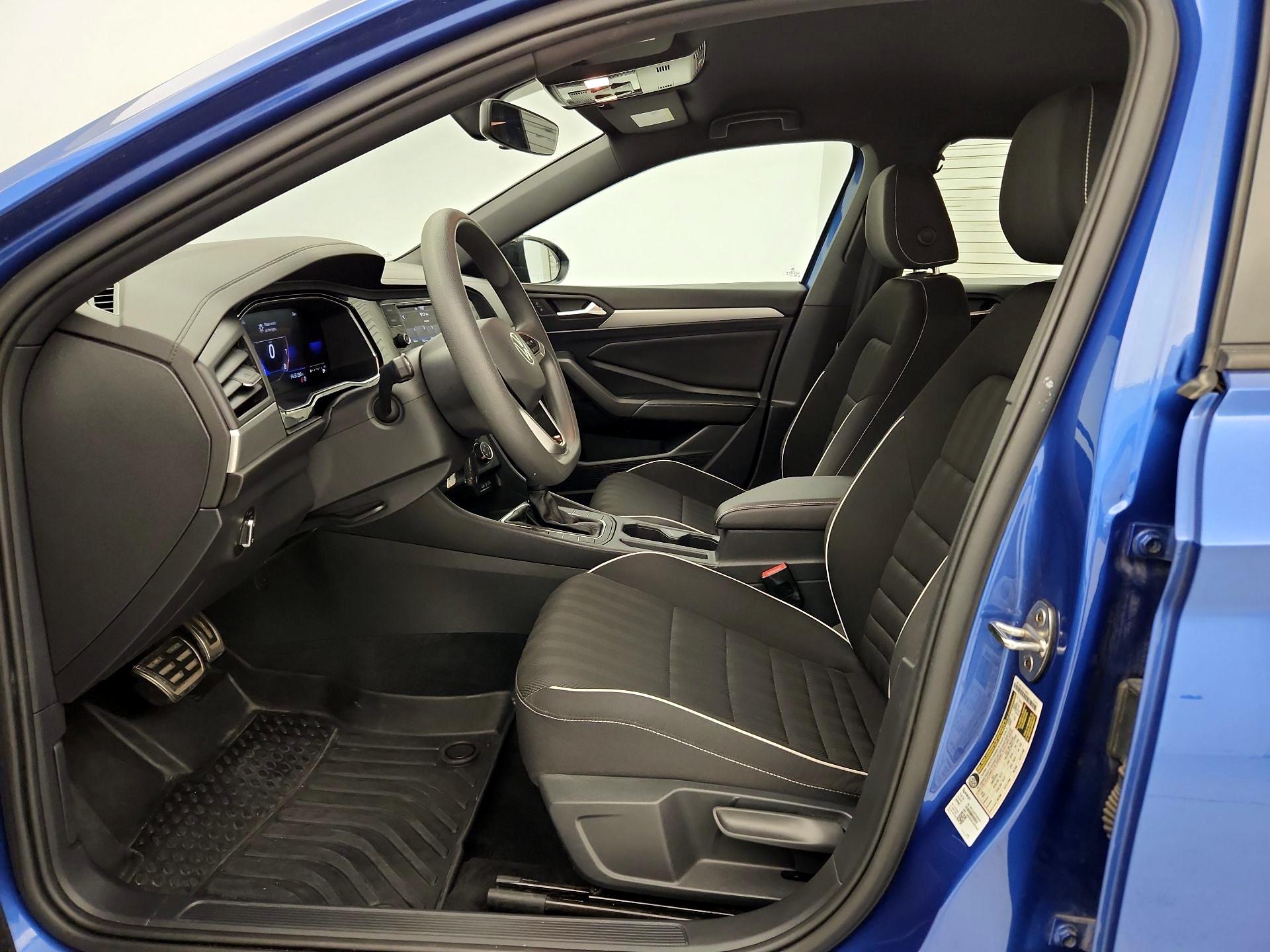 Thumbnail: 2023 Volkswagen Jetta - 11