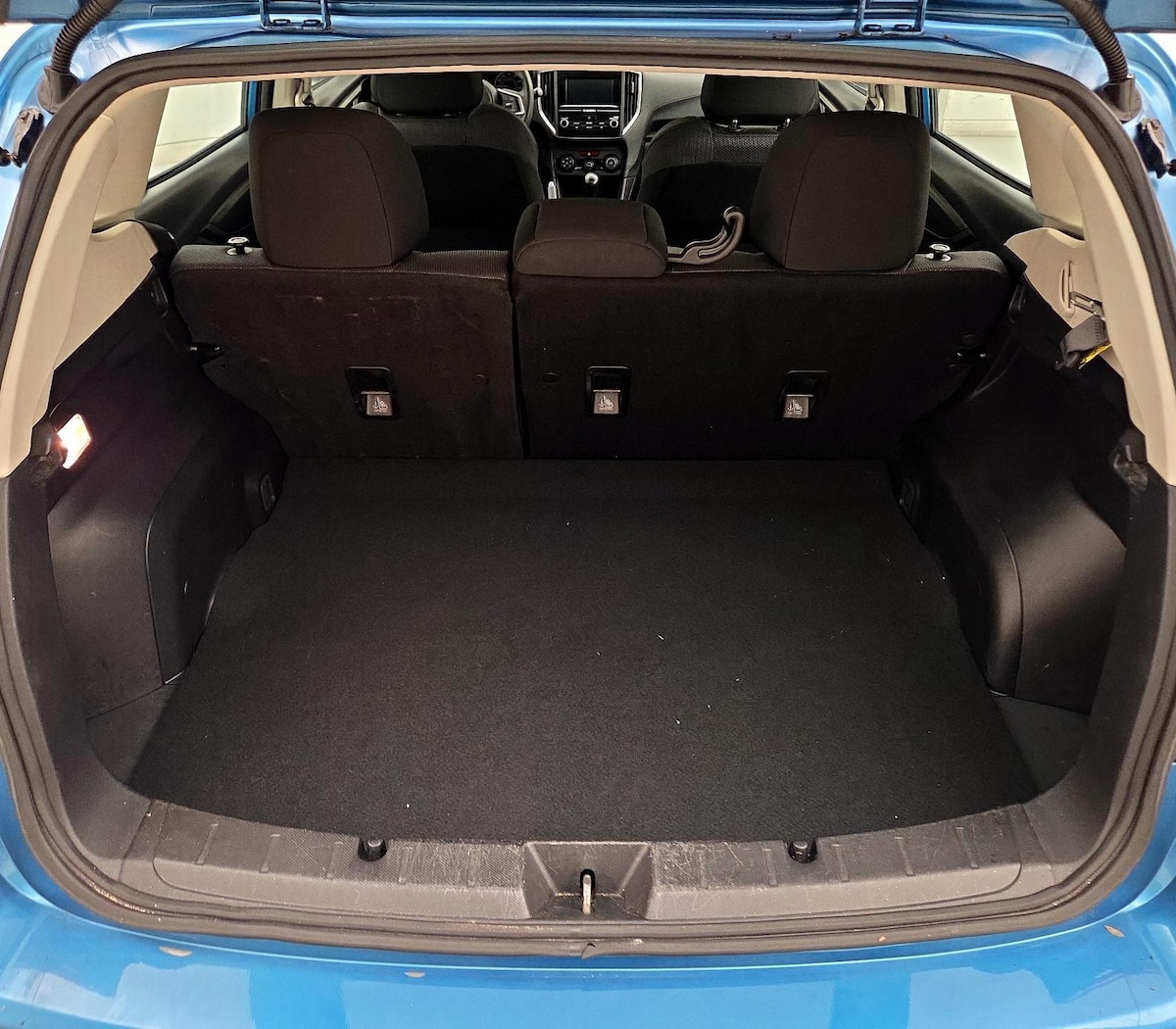Trunk/Cargo (Seats Up)