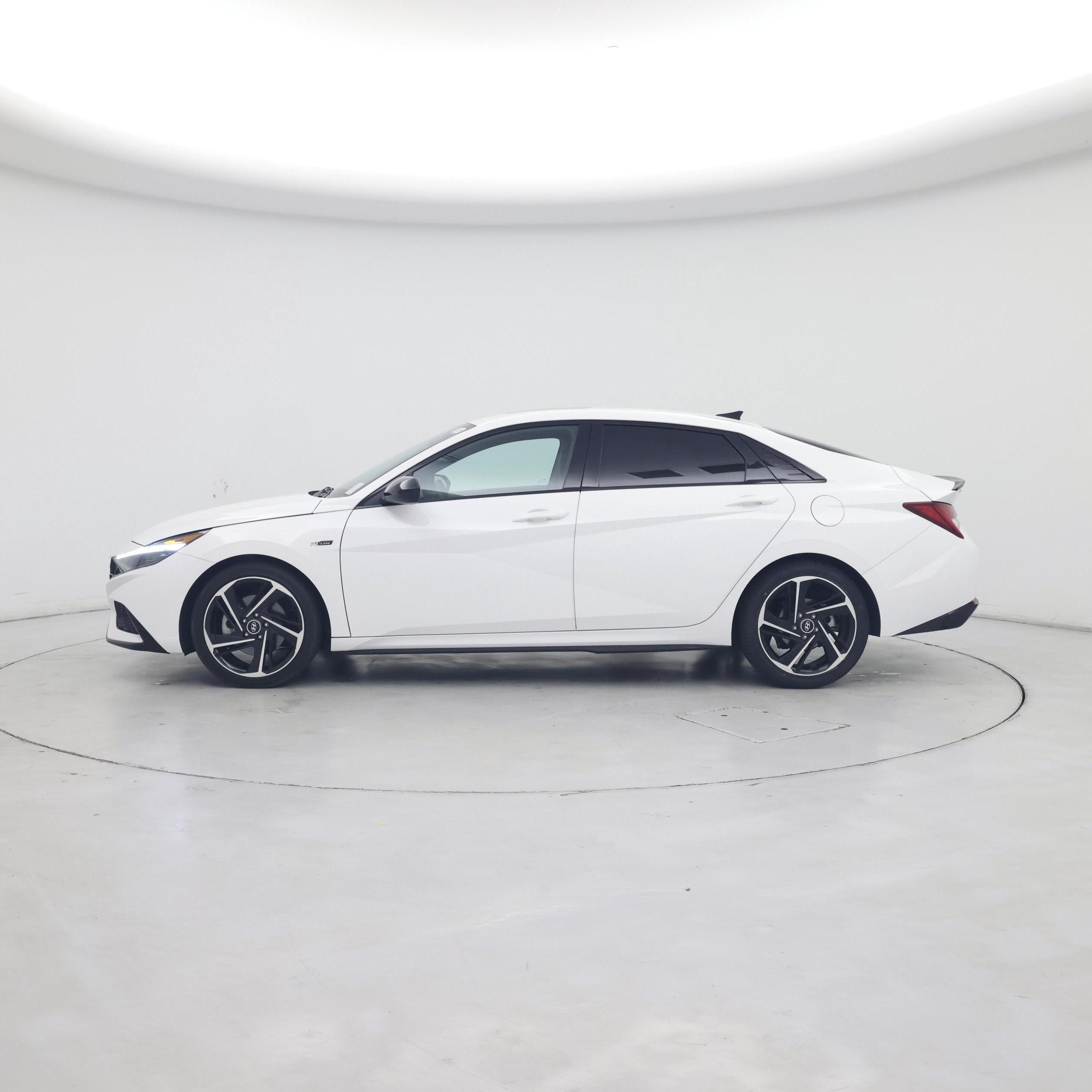 Thumbnail: 2023 Hyundai Elantra - 3