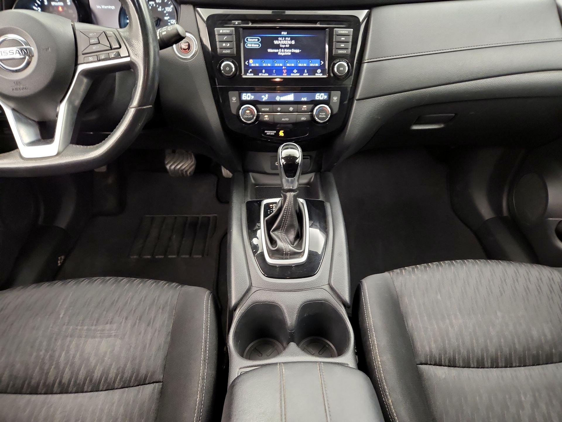 Thumbnail: 2018 Nissan Rogue - 17