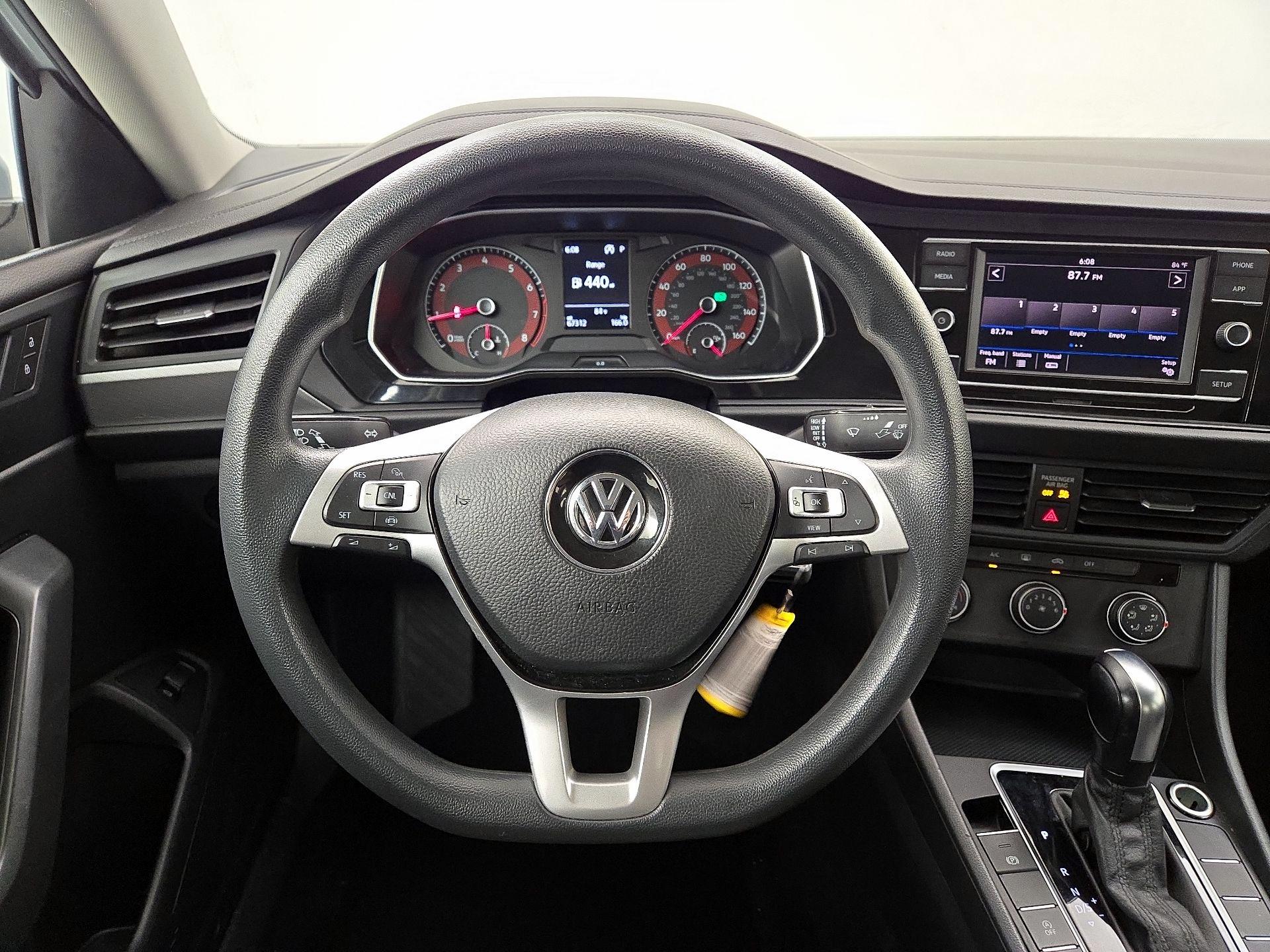 Thumbnail: 2019 Volkswagen Jetta - 10