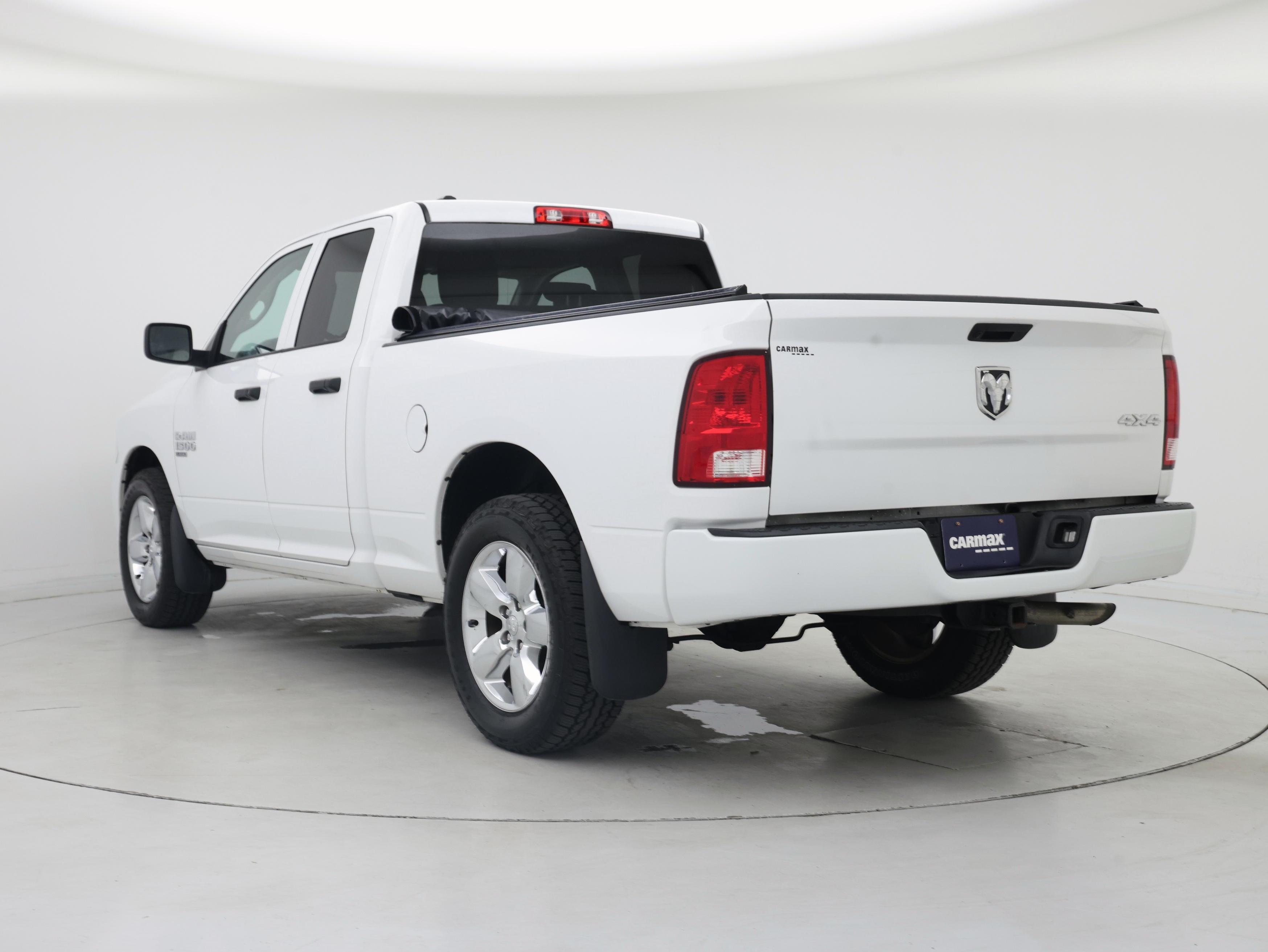 Thumbnail: 2019 RAM 1500 Classic - 2