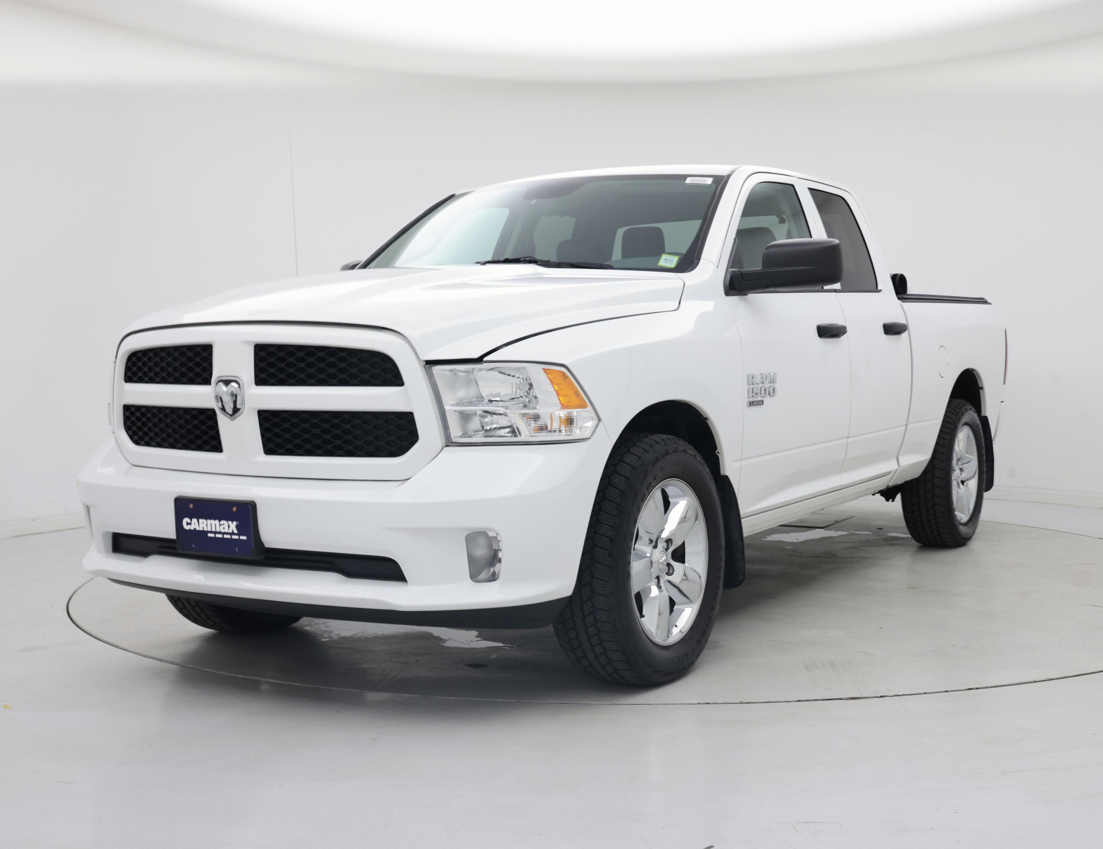 Thumbnail: 2019 RAM 1500 Classic - 4