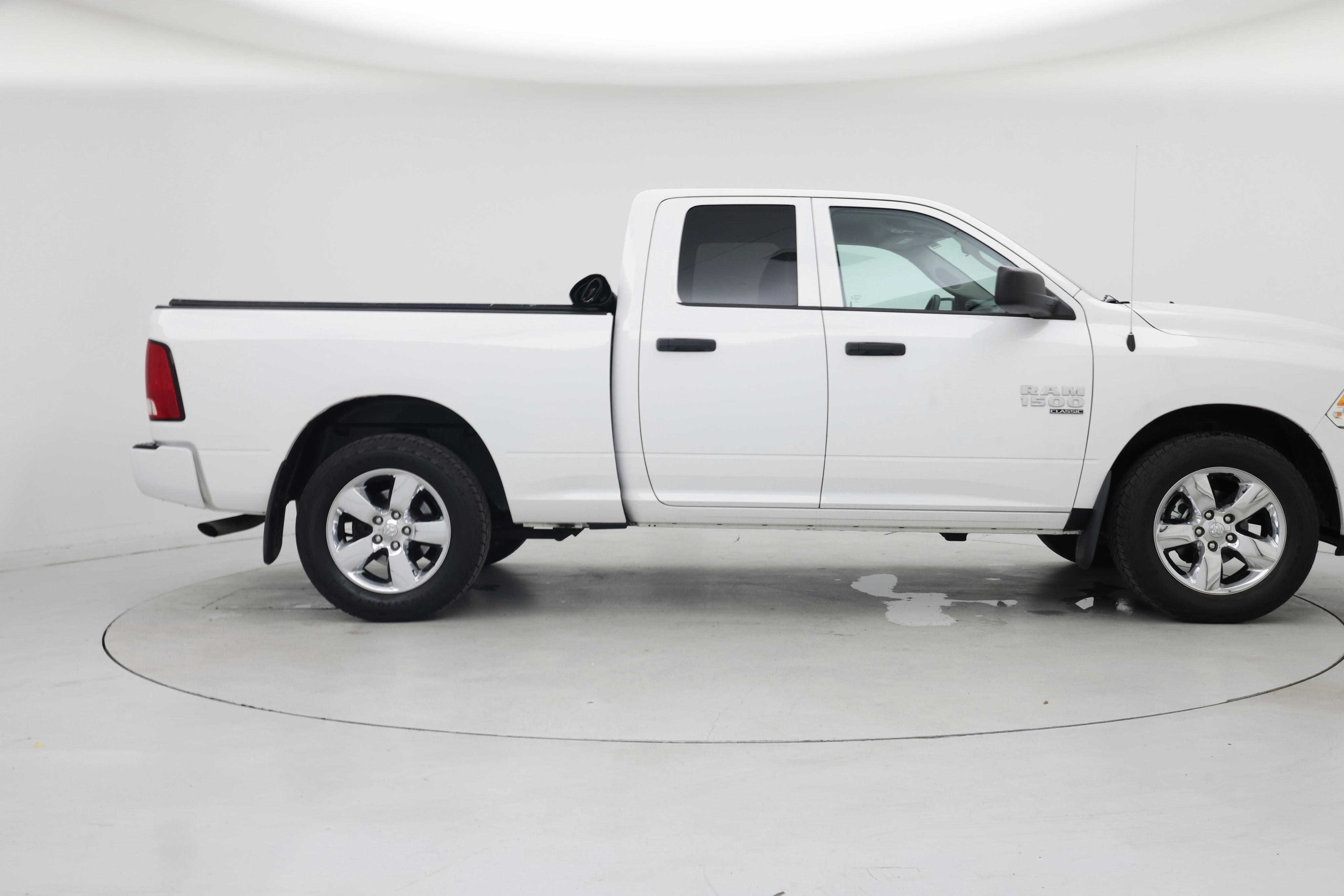 Thumbnail: 2019 RAM 1500 Classic - 7