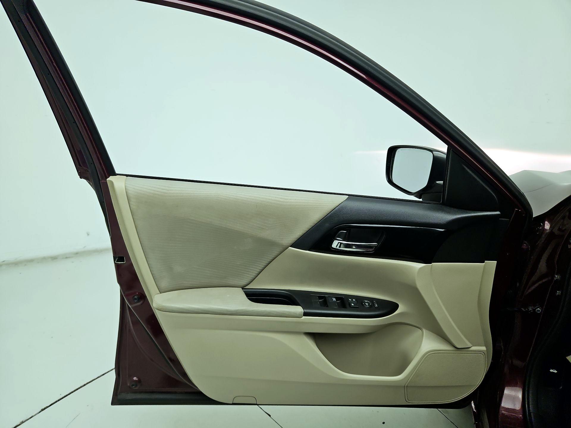 Thumbnail: 2017 Honda Accord - 12