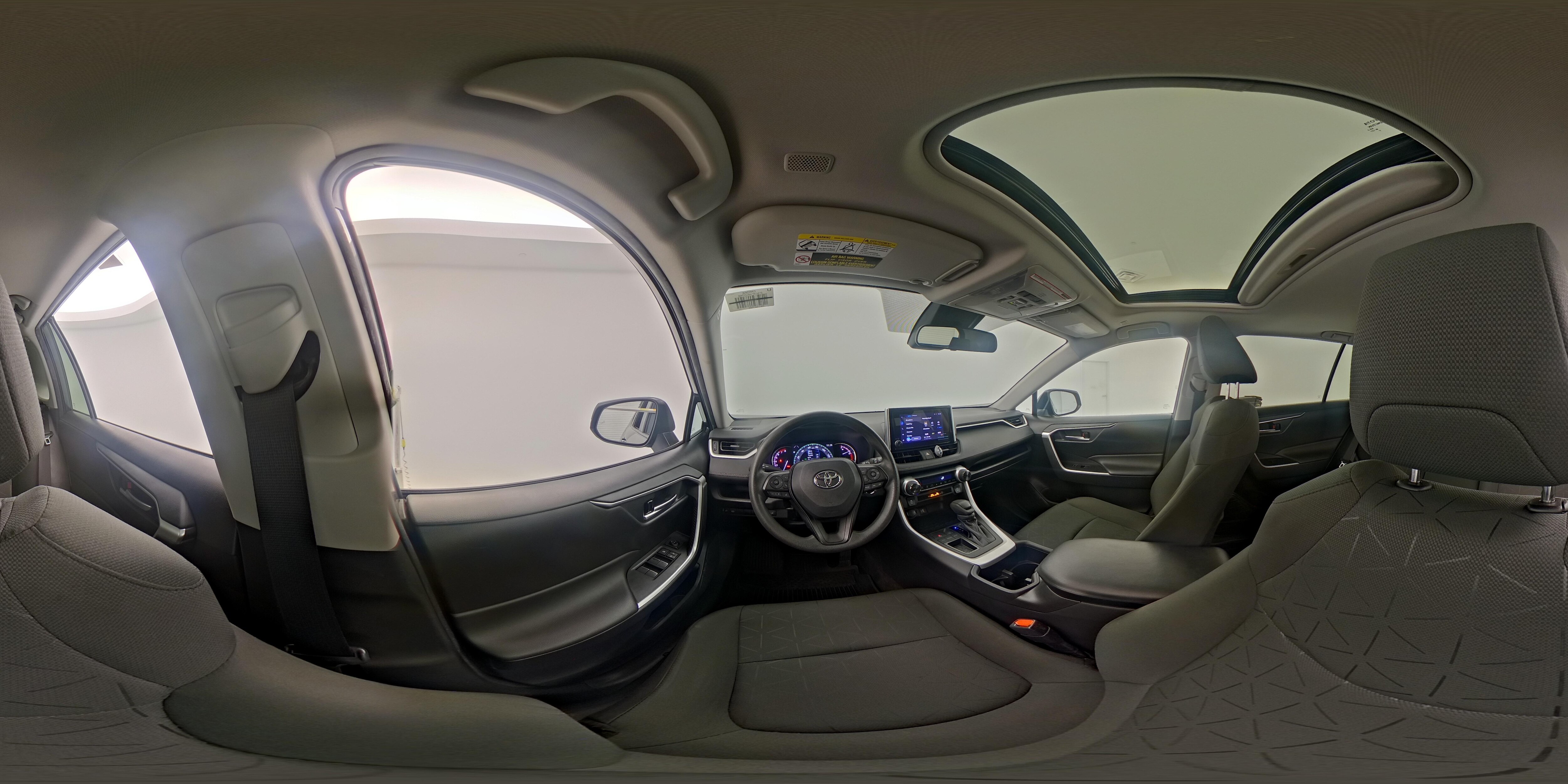 2024 Toyota RAV4 XLE - Photo 27