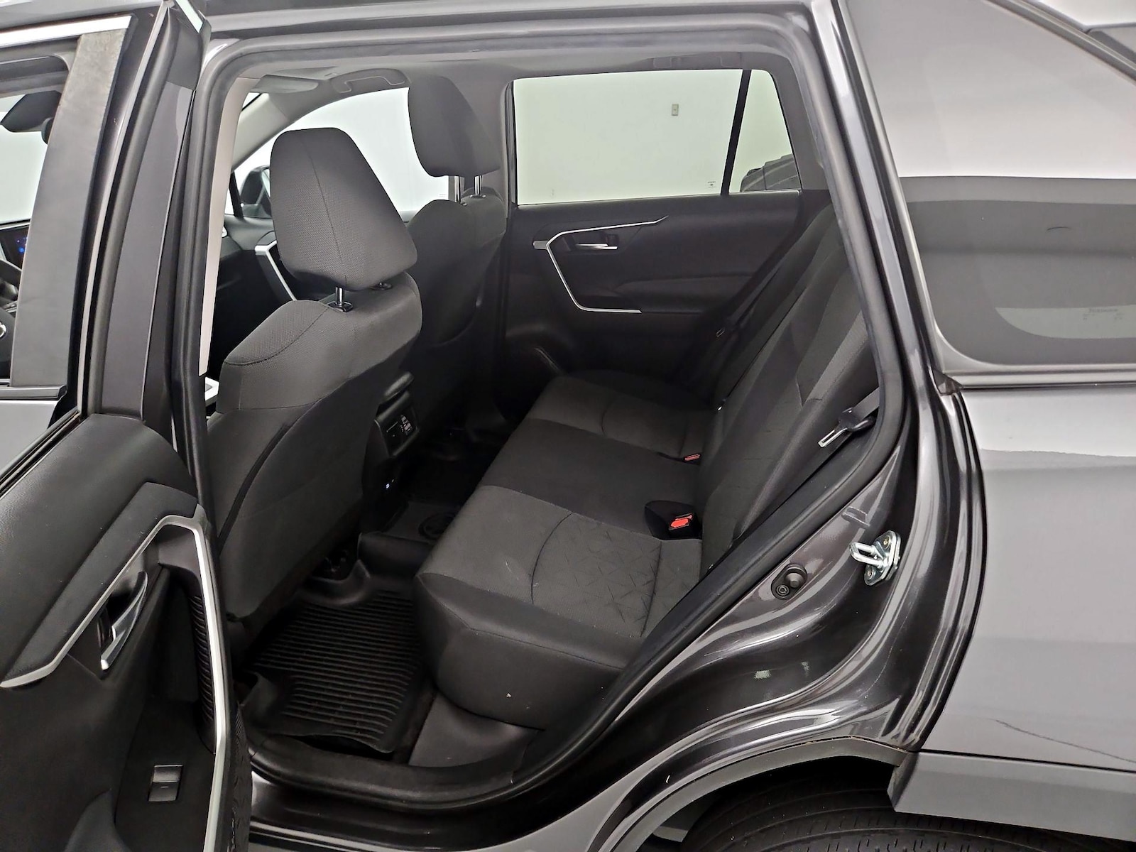 2024 Toyota RAV4 XLE - Photo 21