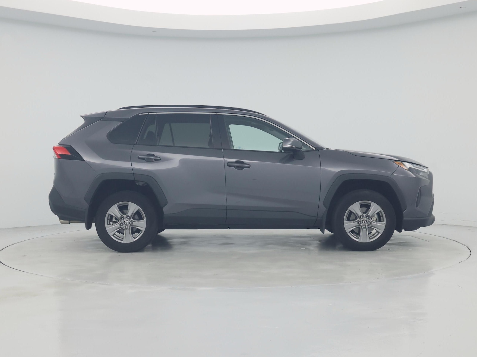 2024 Toyota RAV4 XLE - Photo 8