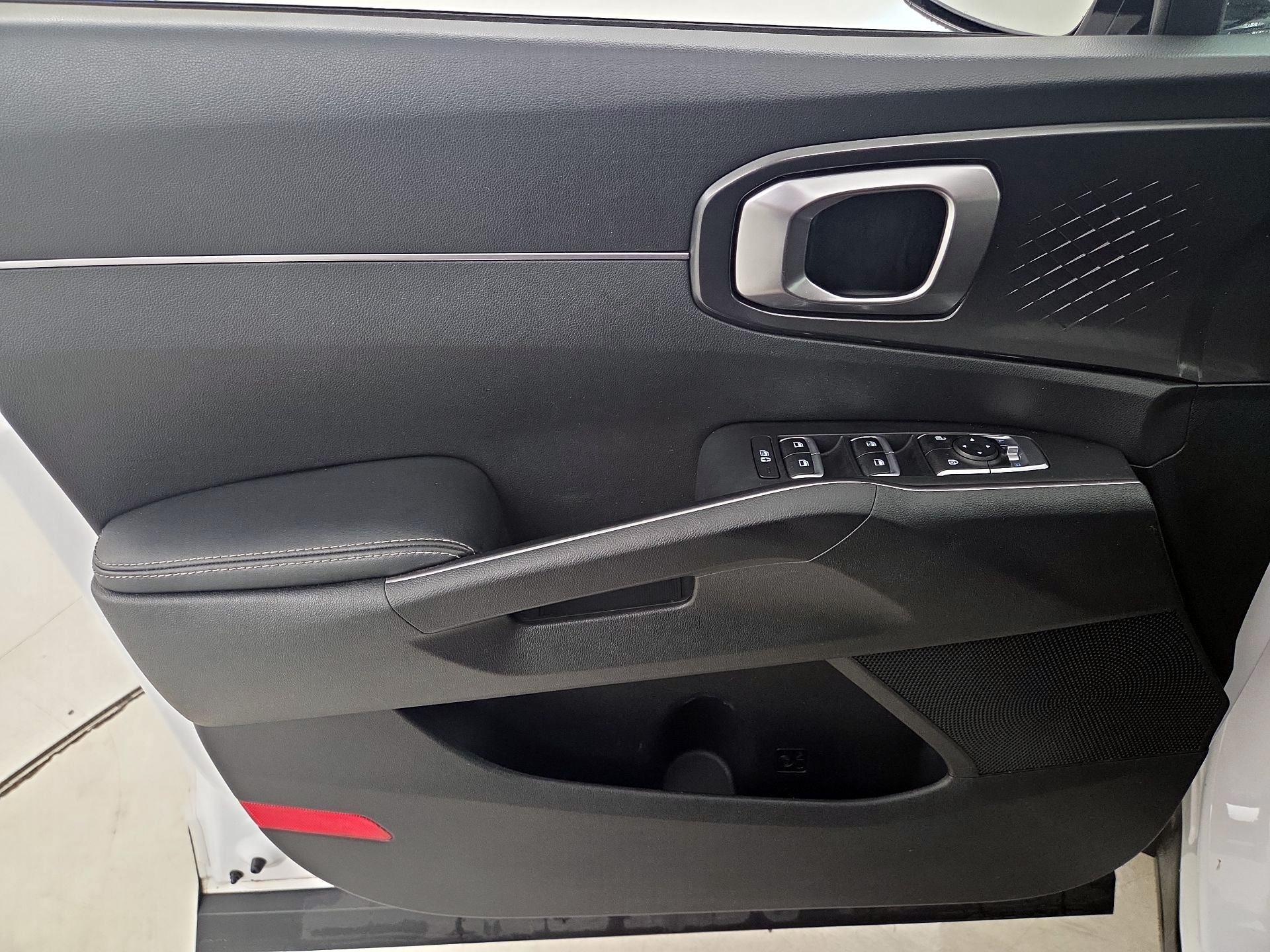 Thumbnail: 2021 Kia Sorento - 12