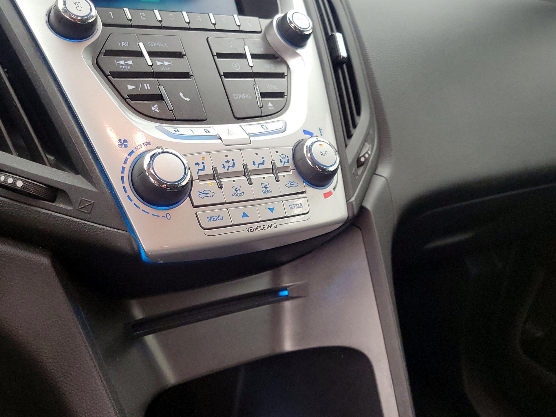 Thumbnail: 2015 Chevrolet Equinox - 16